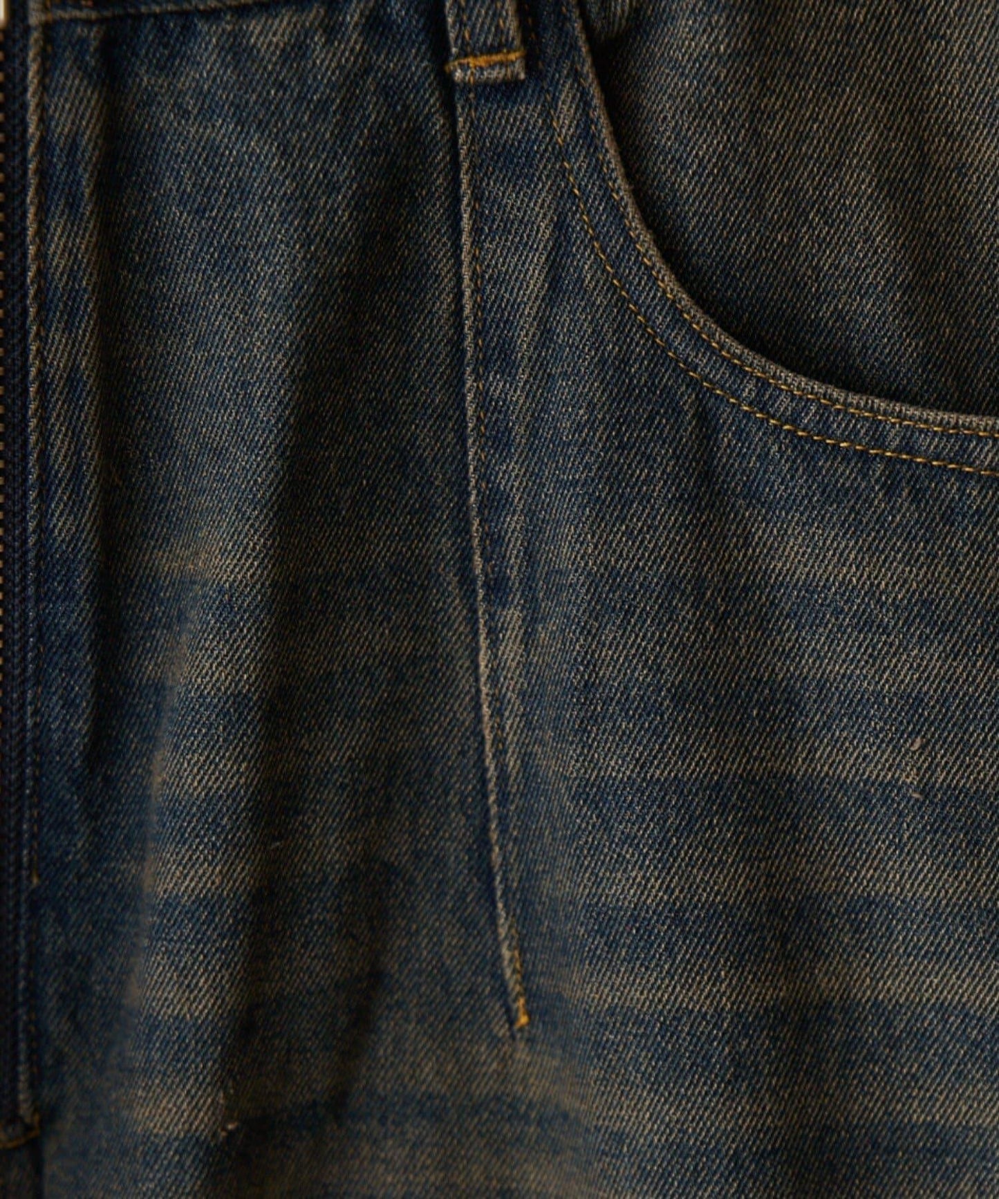 Neucon 寬鬆彎刀版型 水洗做舊牛仔 褲子（可成套搭配）