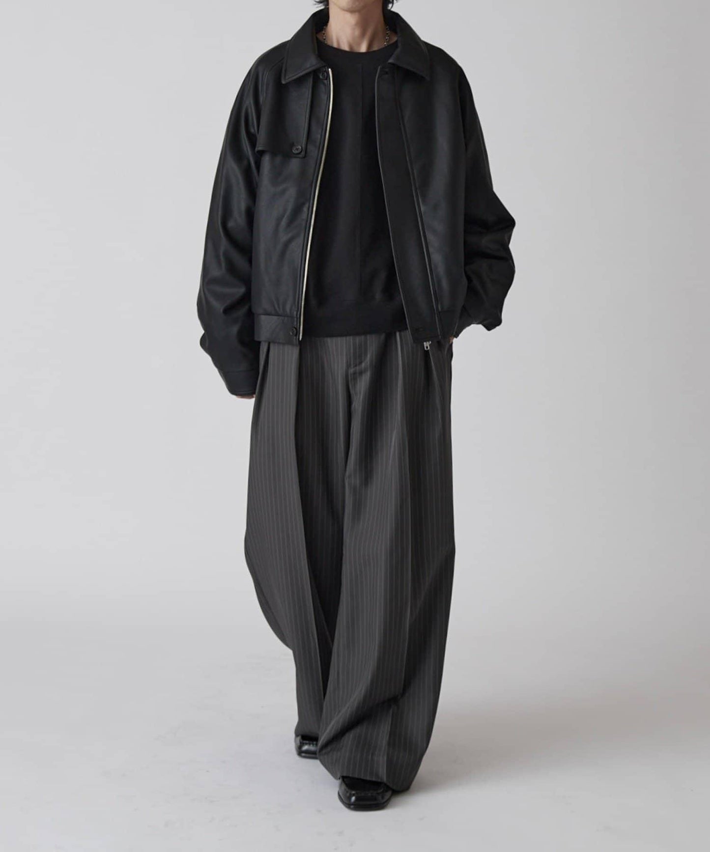 Neucon 蓬鬆褶袖短款衛衣