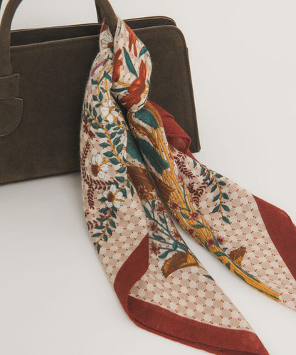 復古花卉圖案絲巾