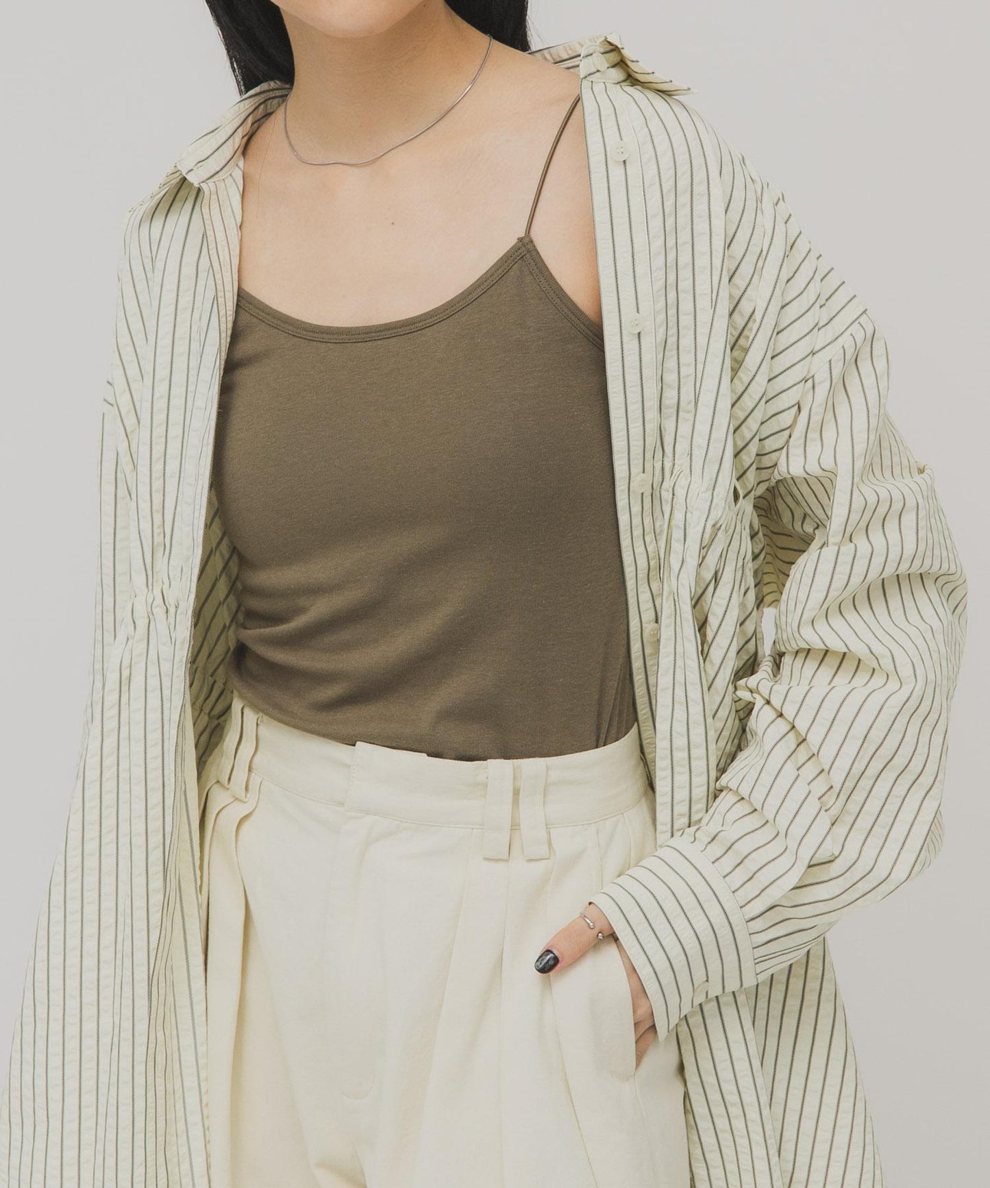 細肩帶 內置胸杯 吊帶背心