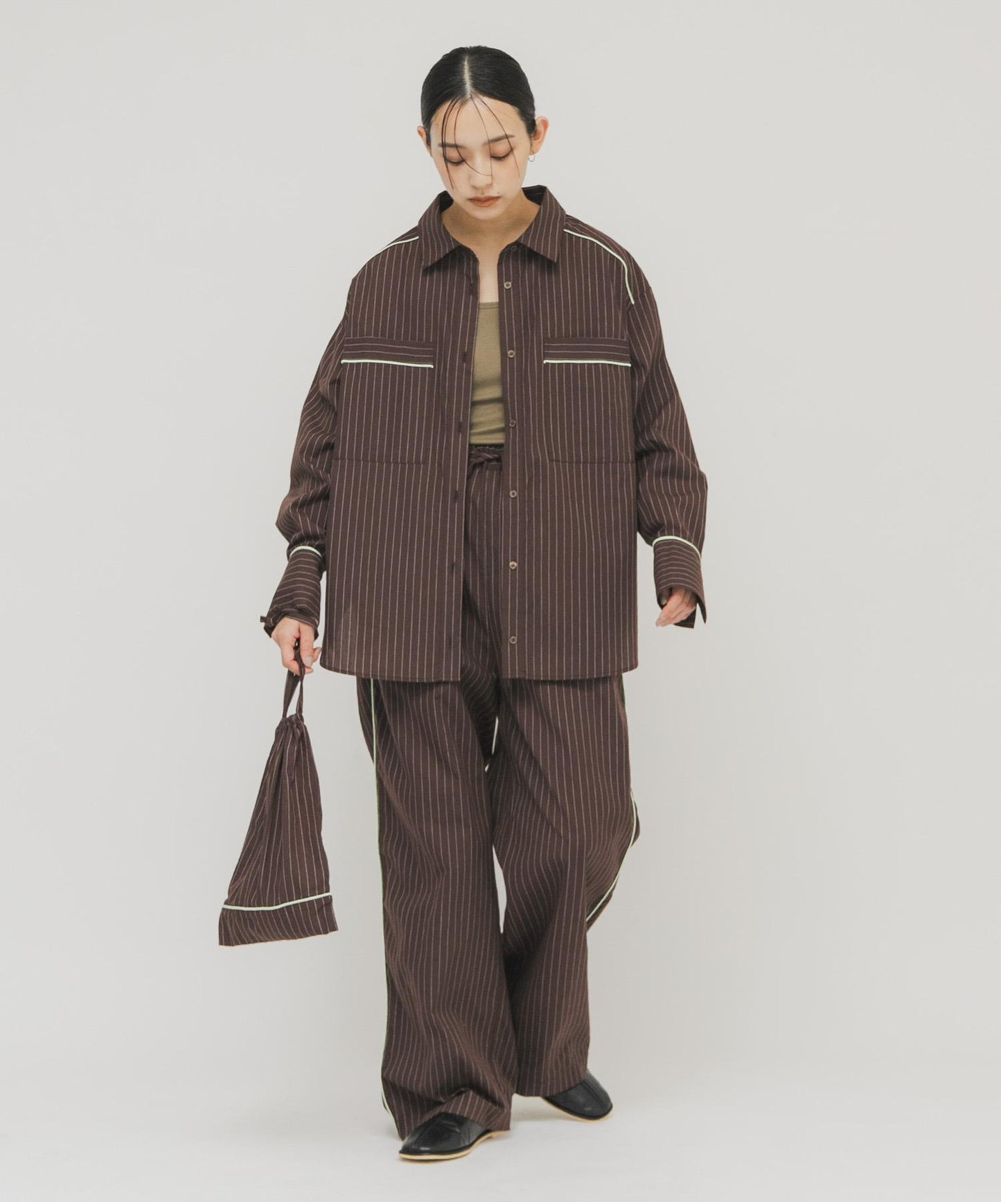 細肩帶 內置胸杯 吊帶背心