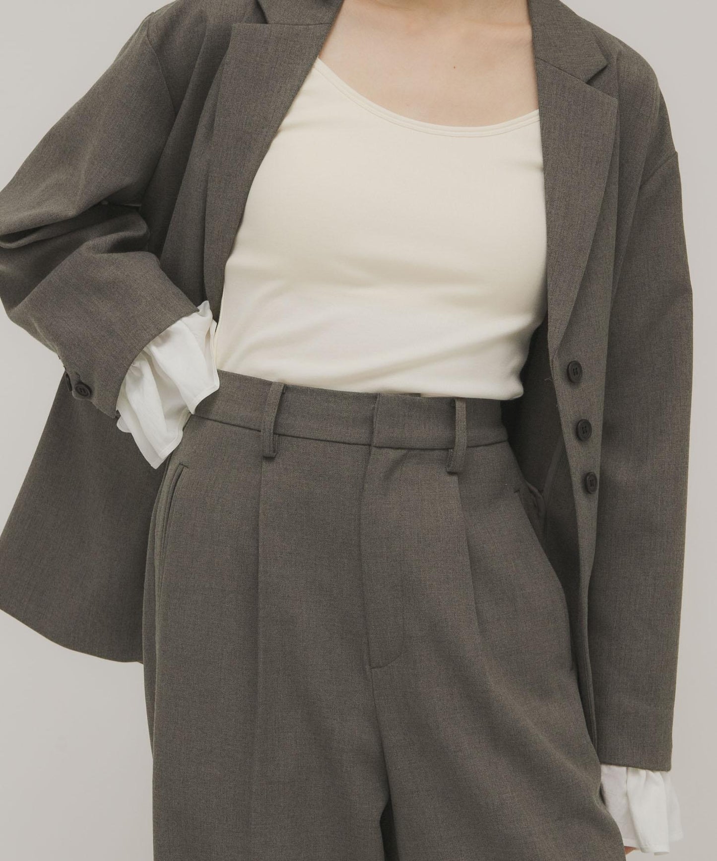 細肩帶 內置胸杯 吊帶背心