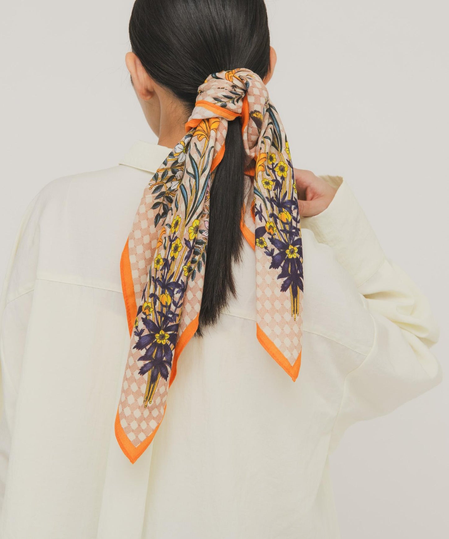 復古花卉圖案絲巾