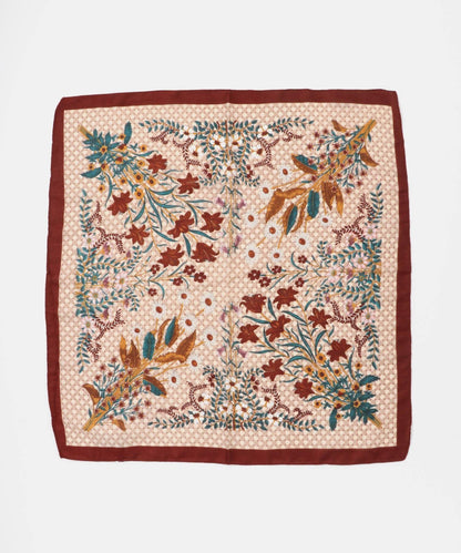 復古花卉圖案絲巾