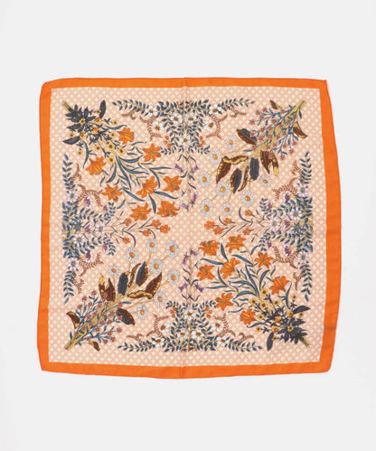 復古花卉圖案絲巾