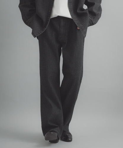 提花直筒牛仔褲