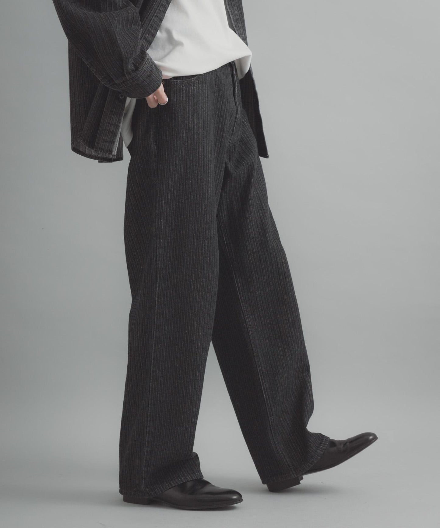 提花直筒牛仔褲