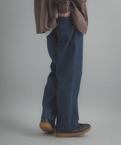 提花直筒牛仔褲