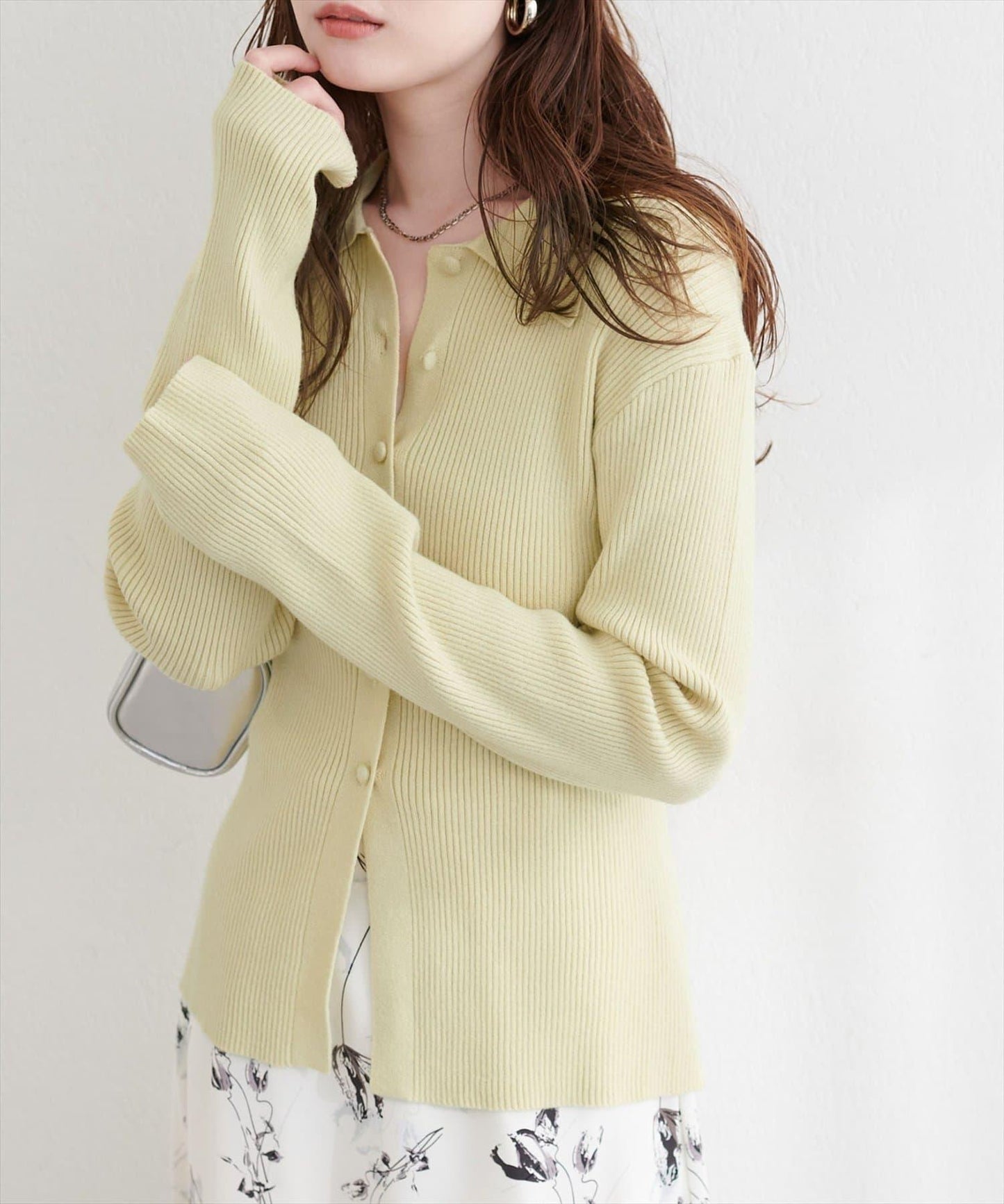 くるみ釦リブニット