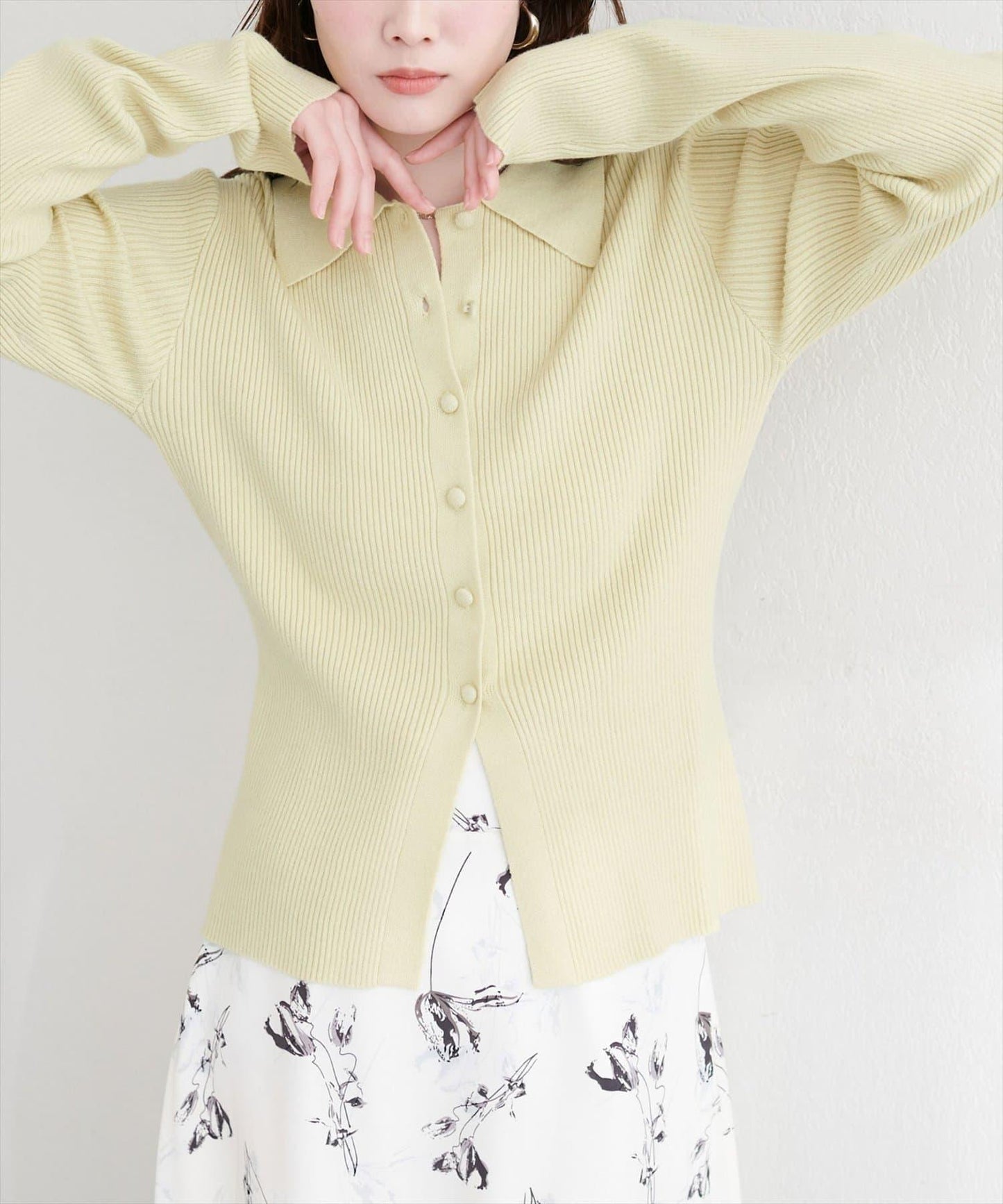 くるみ釦リブニット