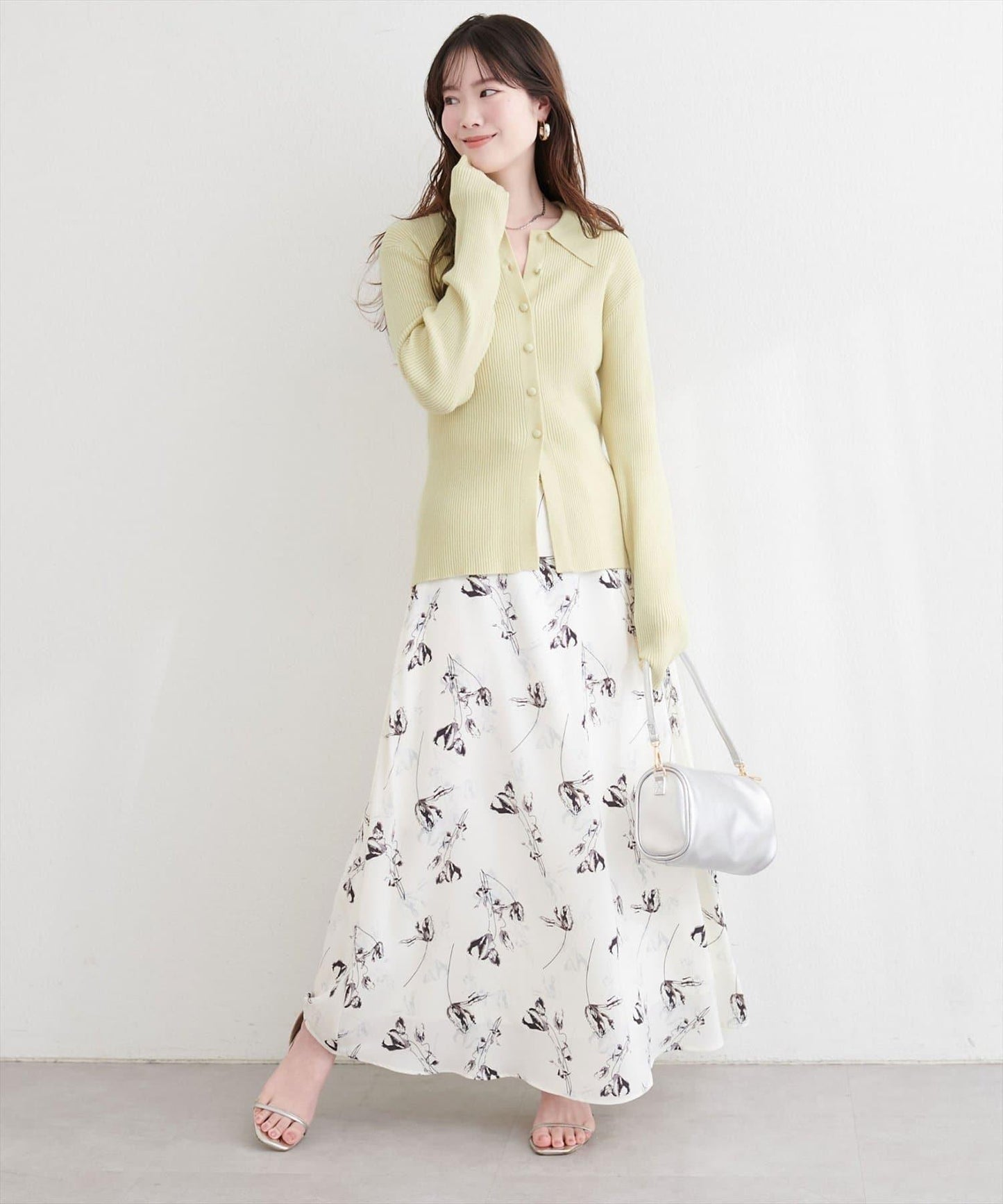 くるみ釦リブニット