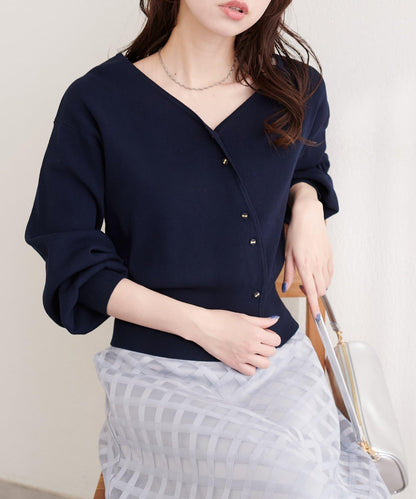 アシメデザイン釦カーデ