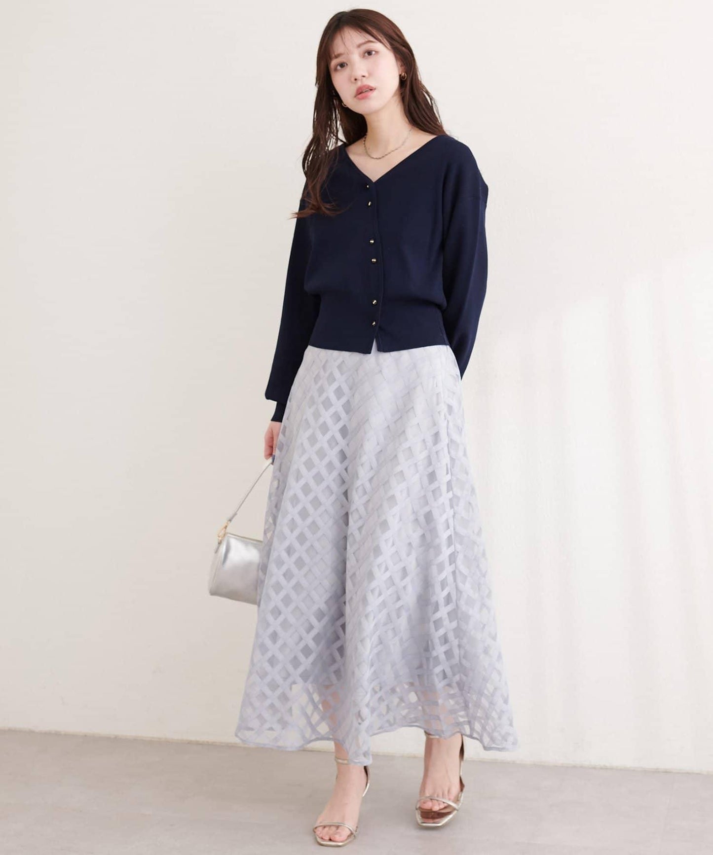 アシメデザイン釦カーデ