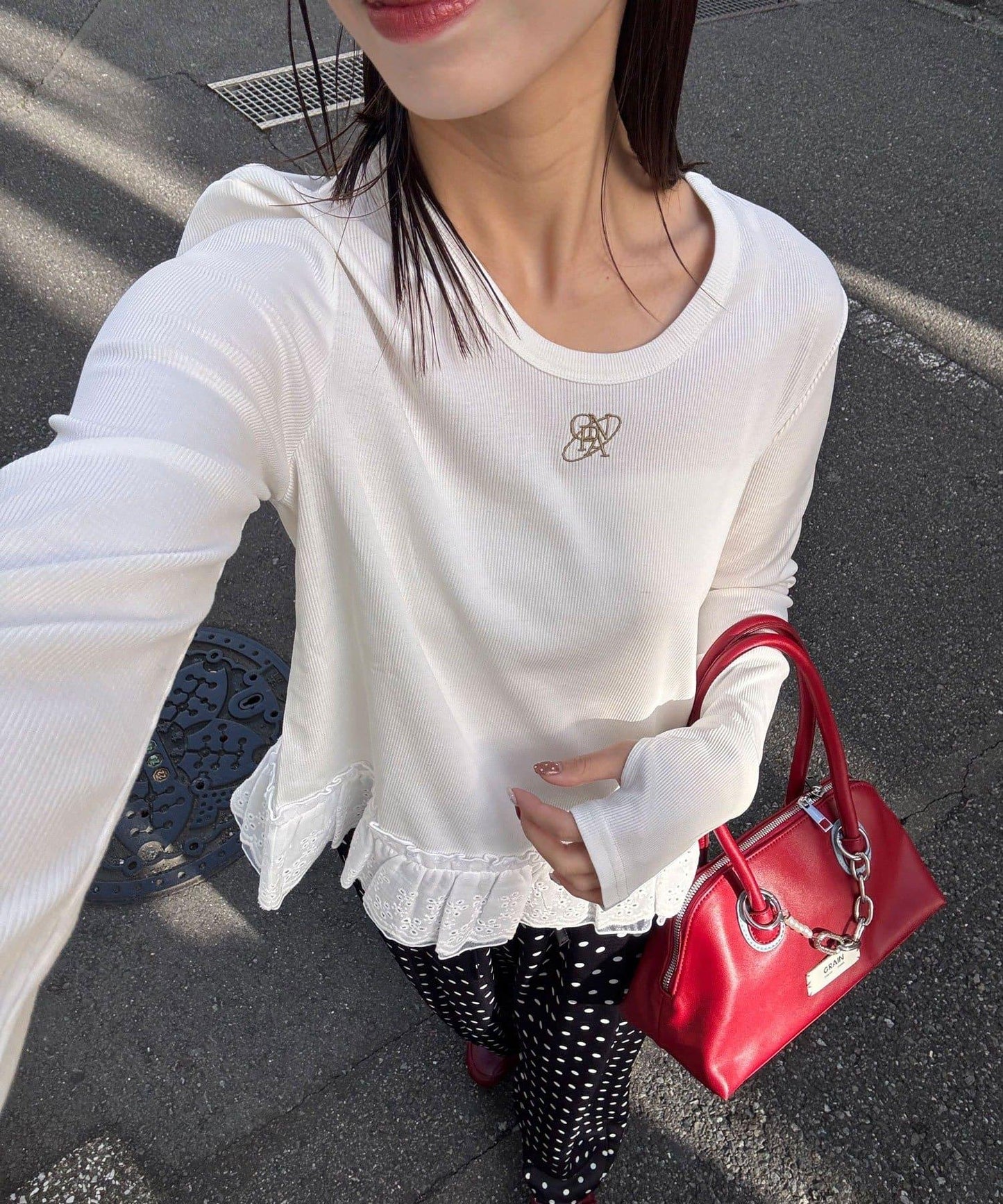 裾レースストレッチリブトップス