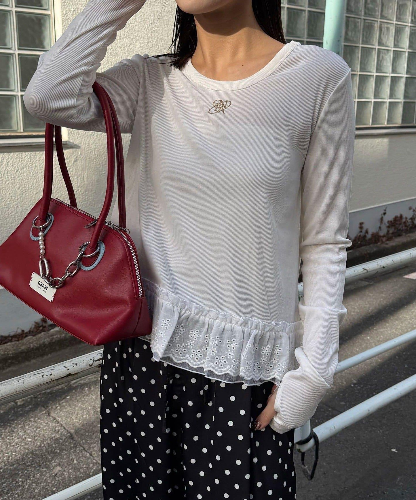 裾レースストレッチリブトップス