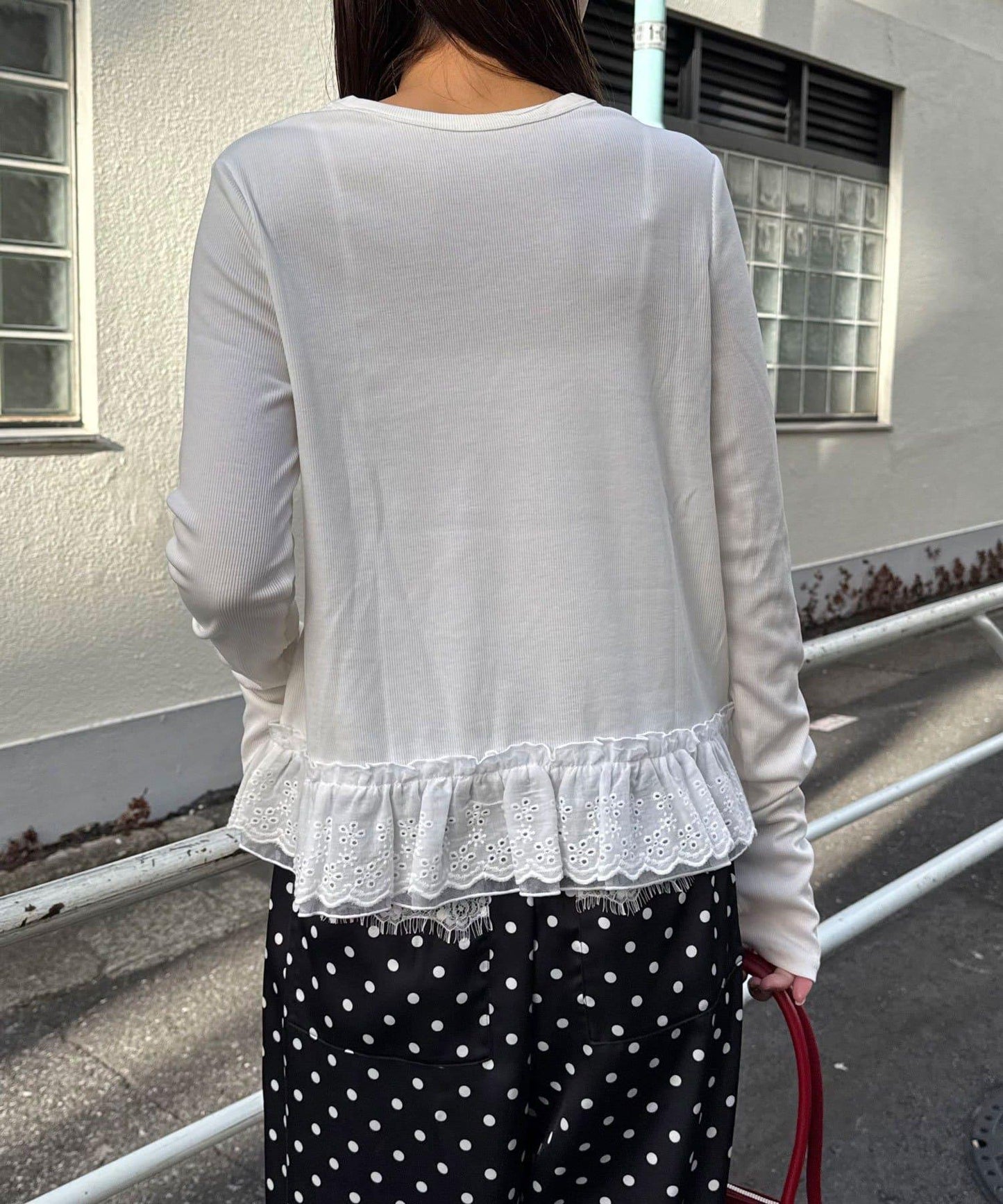 裾レースストレッチリブトップス