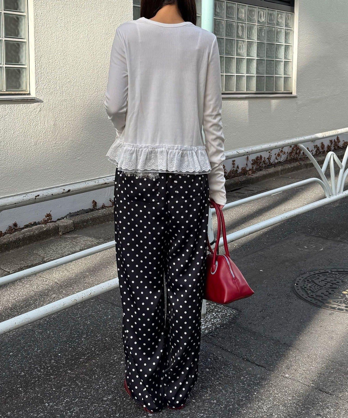 裾レースストレッチリブトップス