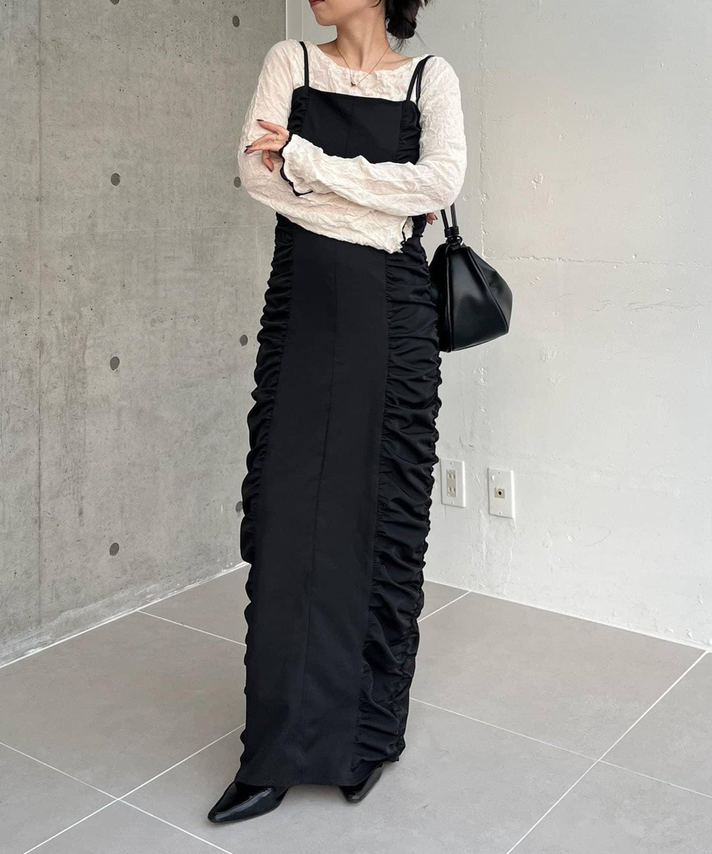 抽褶設計吊帶連衣裙