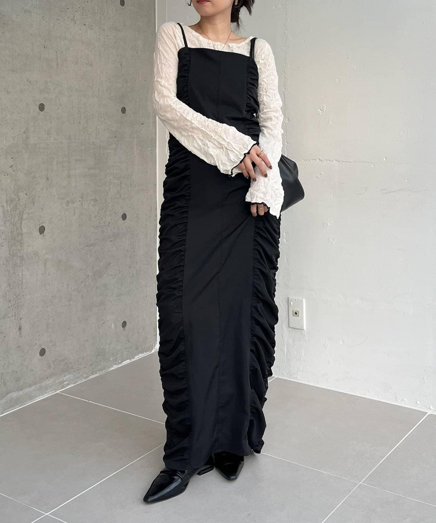 抽褶設計吊帶連衣裙