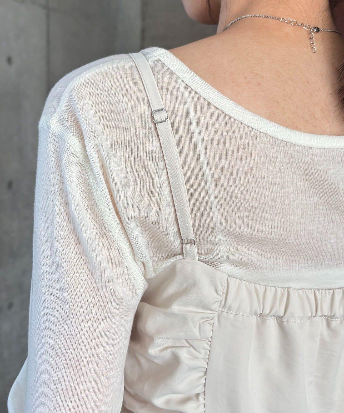 抽褶設計吊帶連衣裙