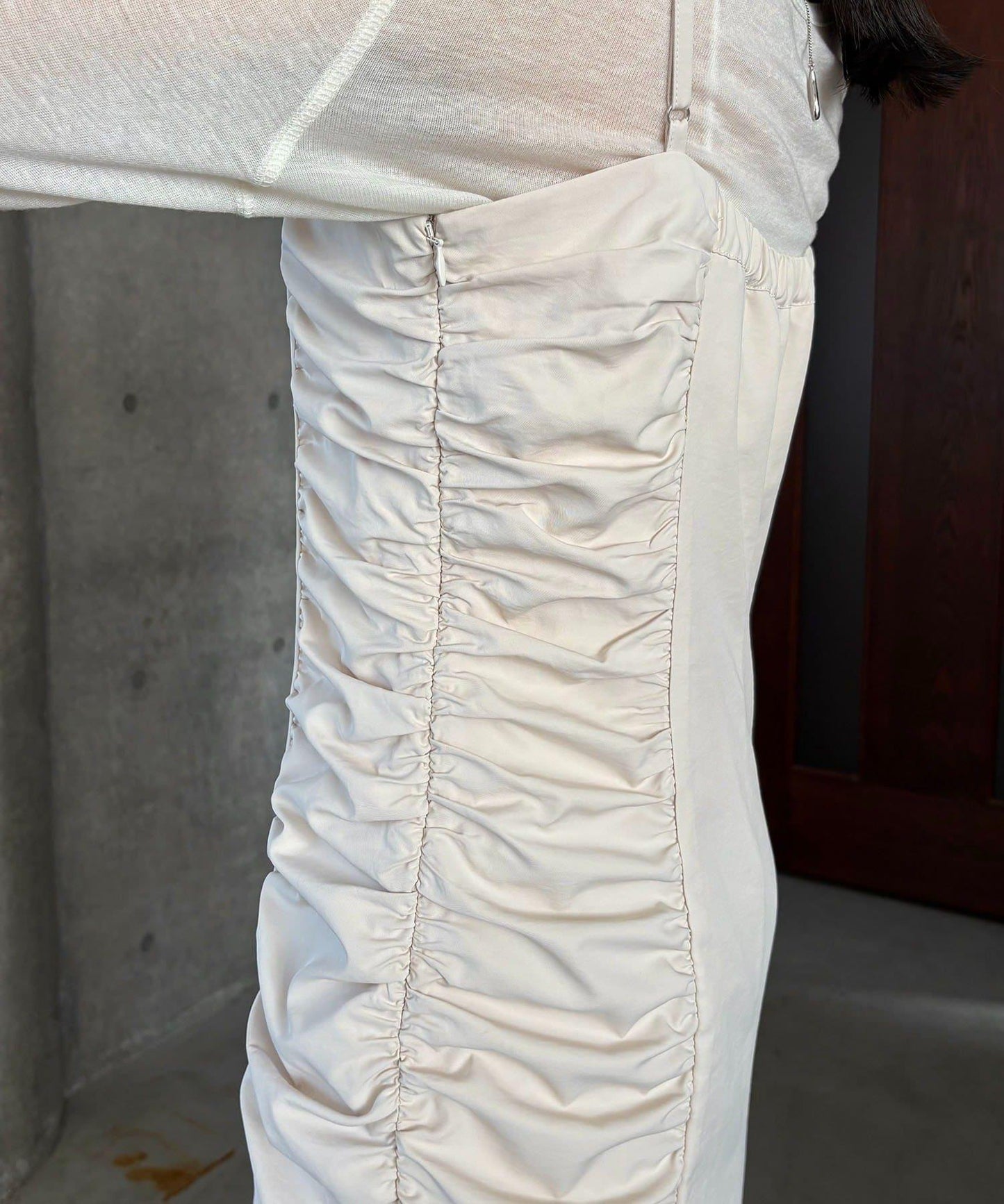 抽褶設計吊帶連衣裙