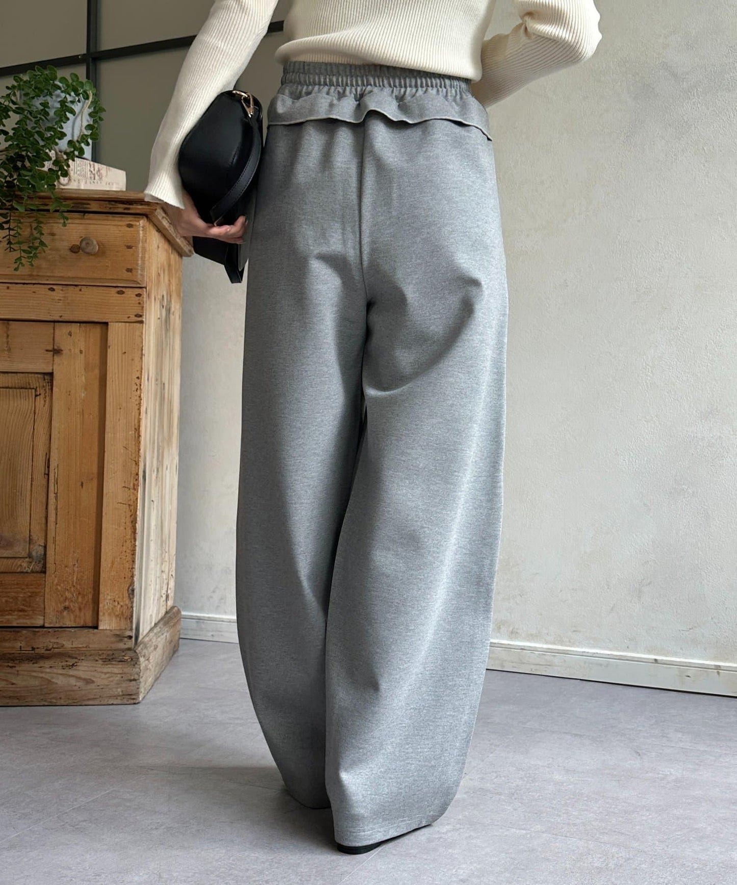 腰部荷葉邊 弧形版型 褲子