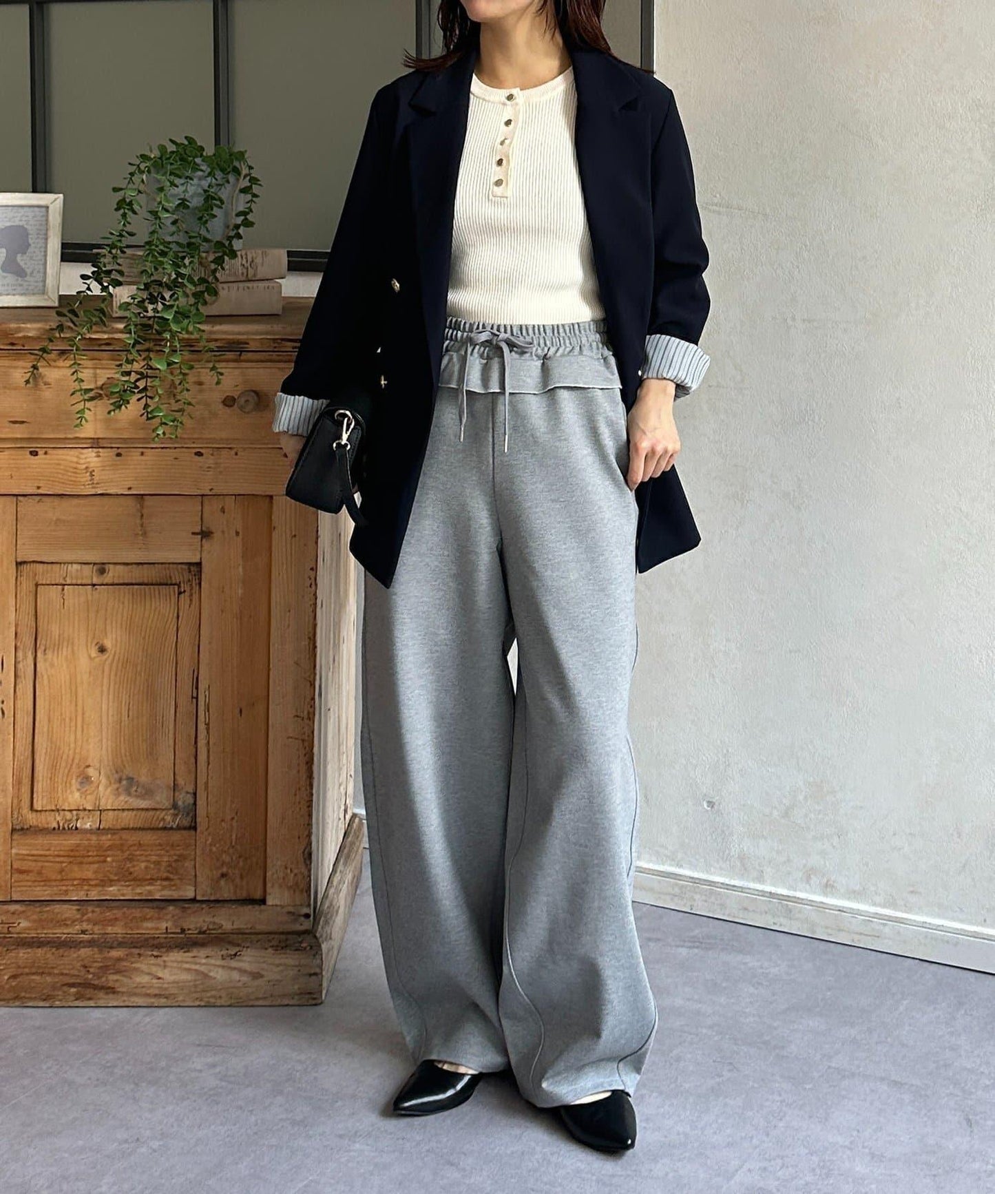 腰部荷葉邊 弧形版型 褲子