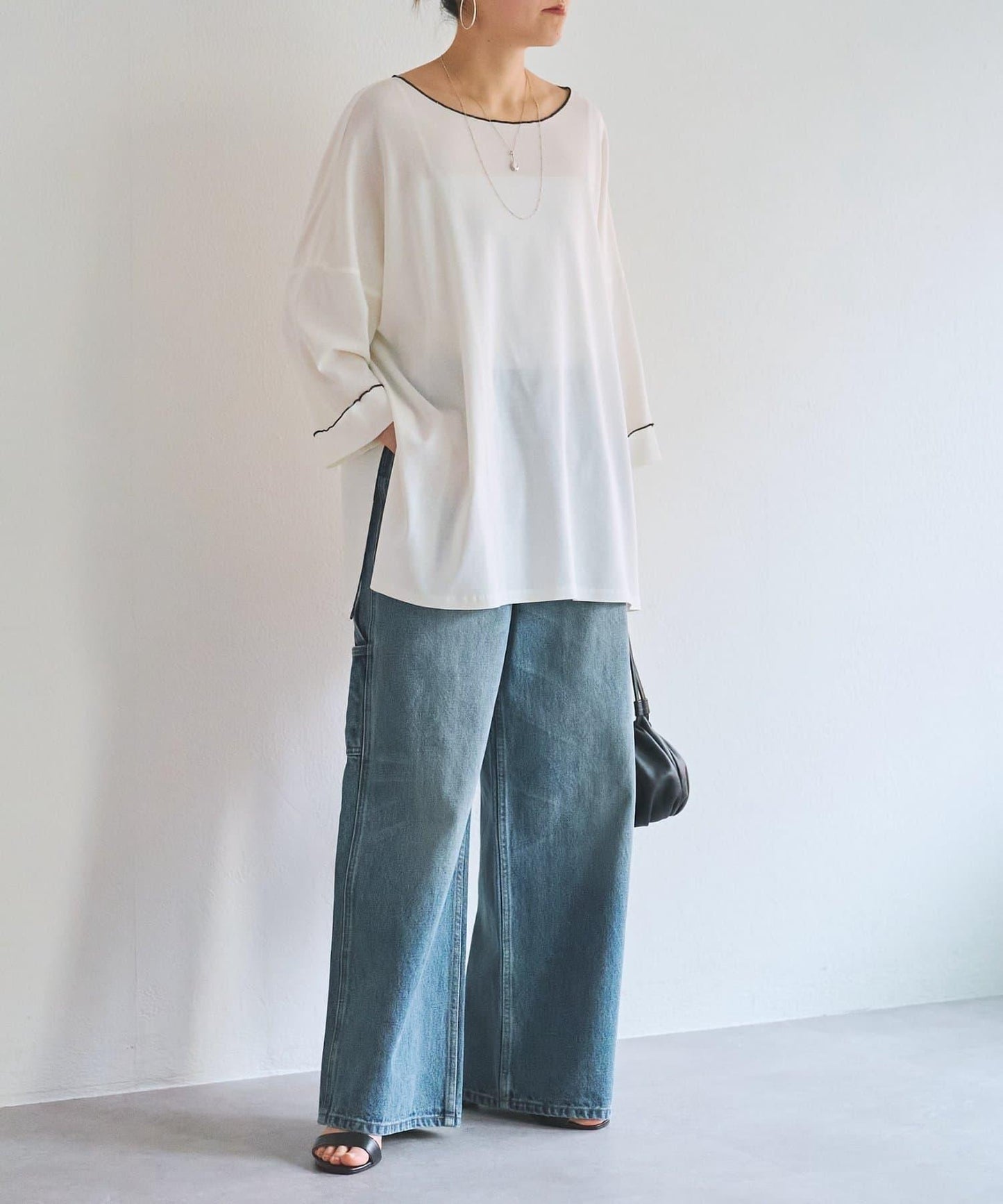 字母荷葉邊套頭上衣