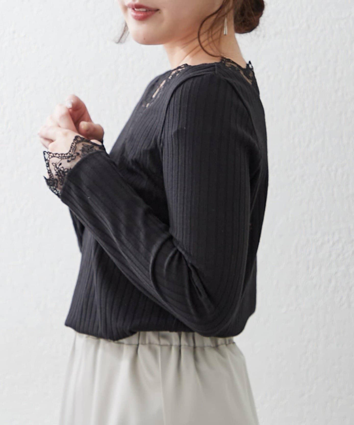 基礎款 羅紋 V字蕾絲 長袖套頭上衣