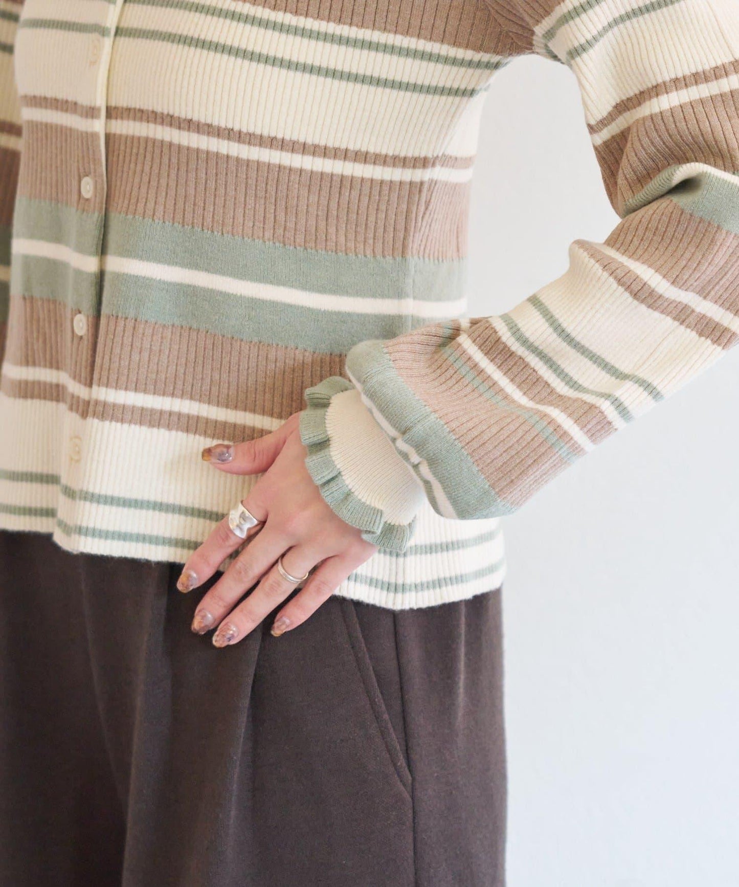 B 多色條紋 針織襯衫