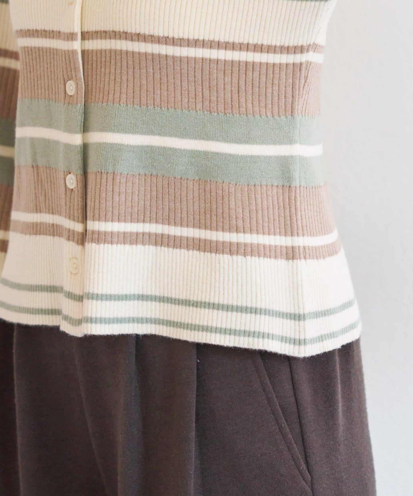 B 多色條紋 針織襯衫