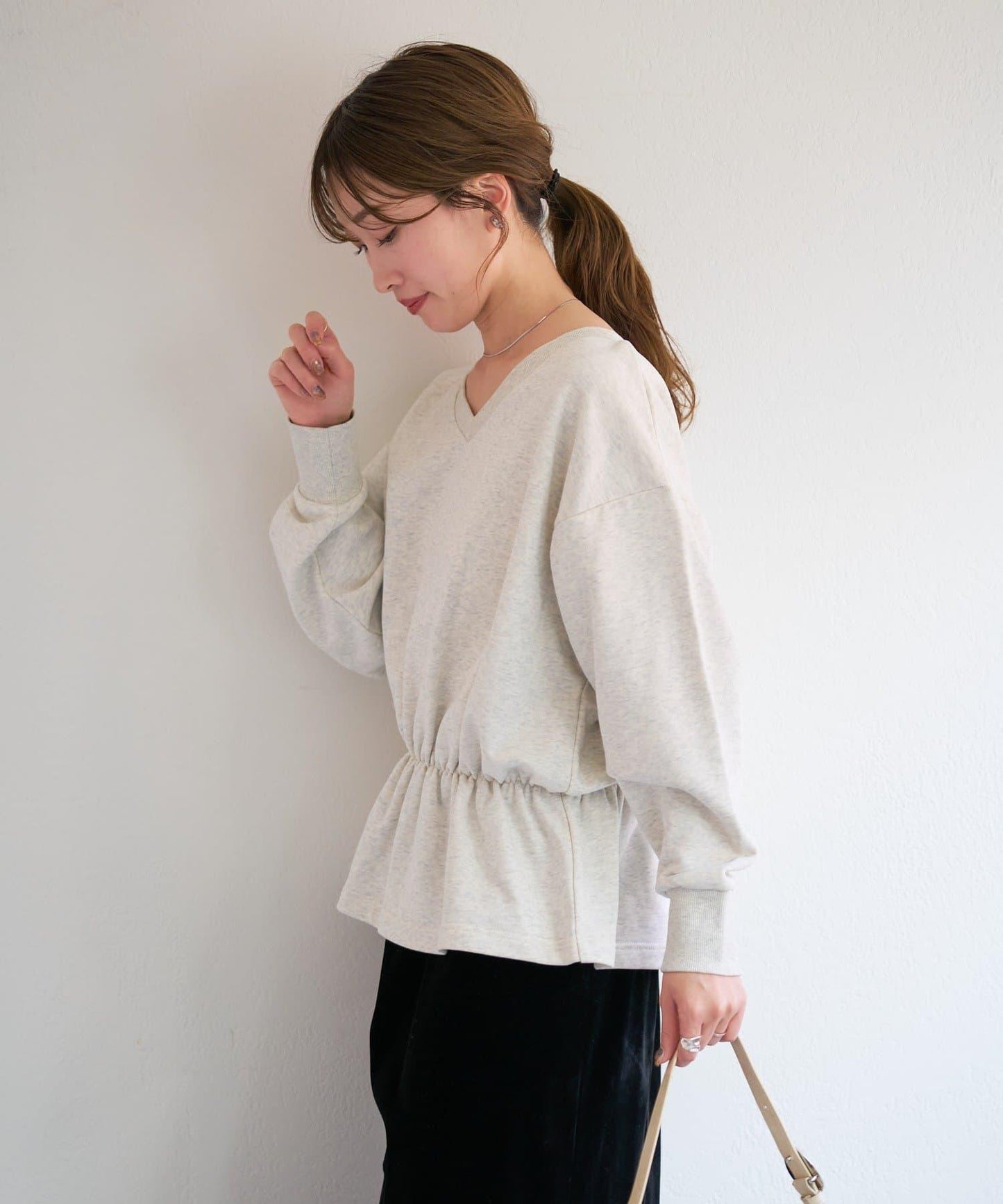 V領荷葉擺衛衣 B款