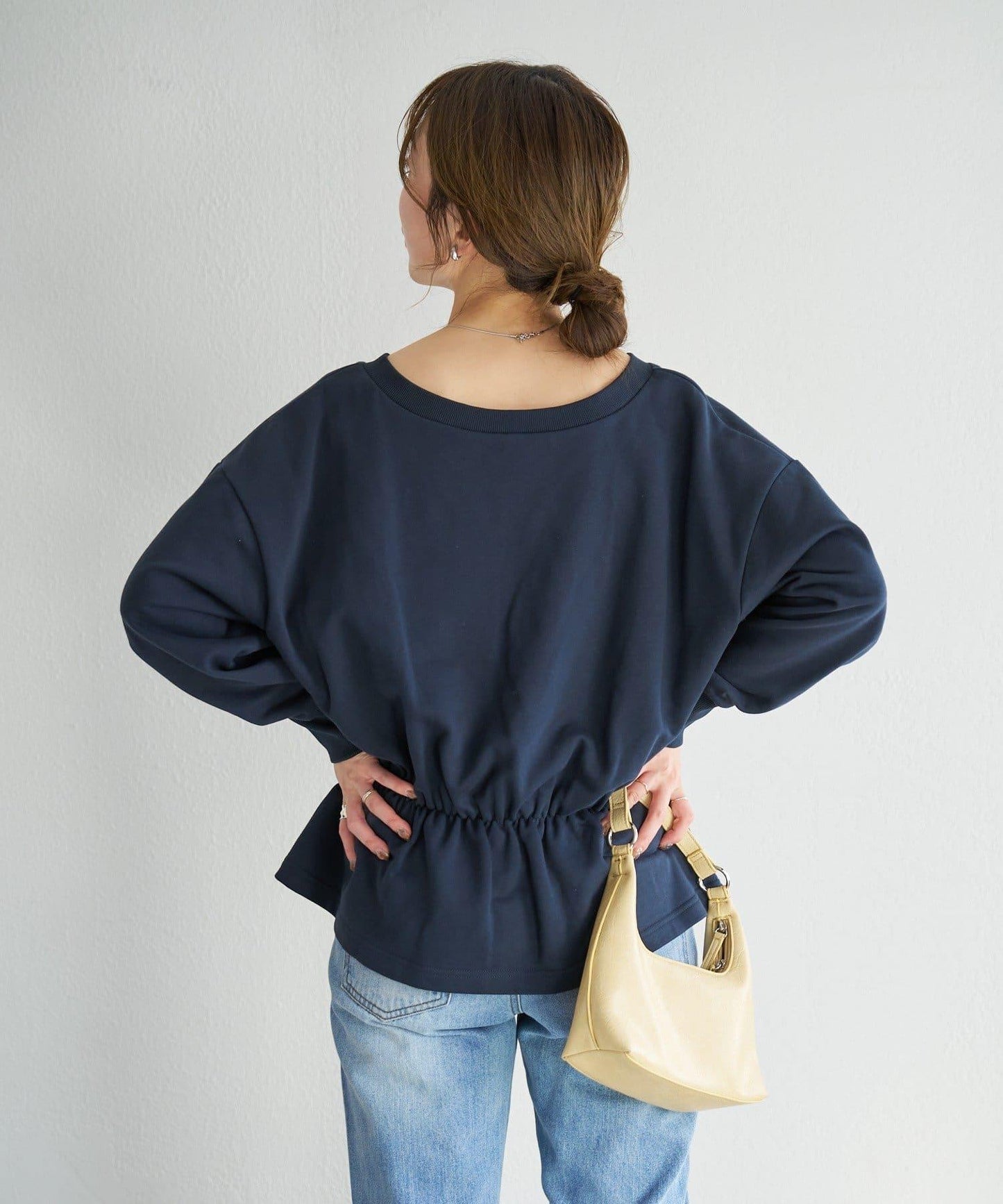 V領荷葉擺衛衣 B款