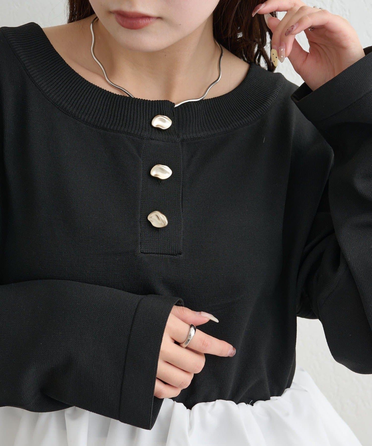 荷葉邊亨利領針織上衣