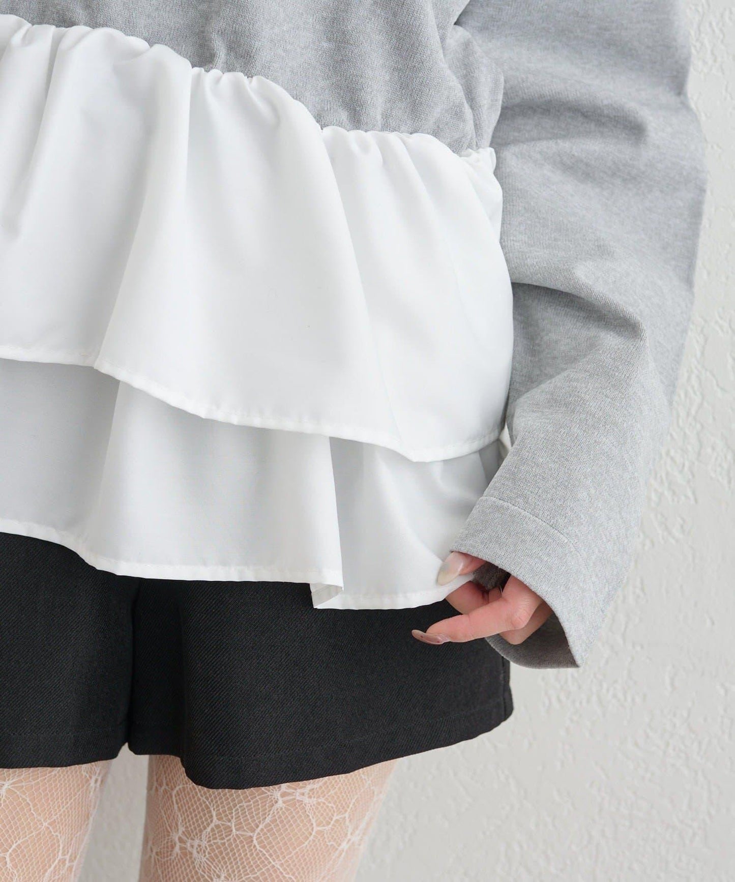 荷葉邊亨利領針織上衣