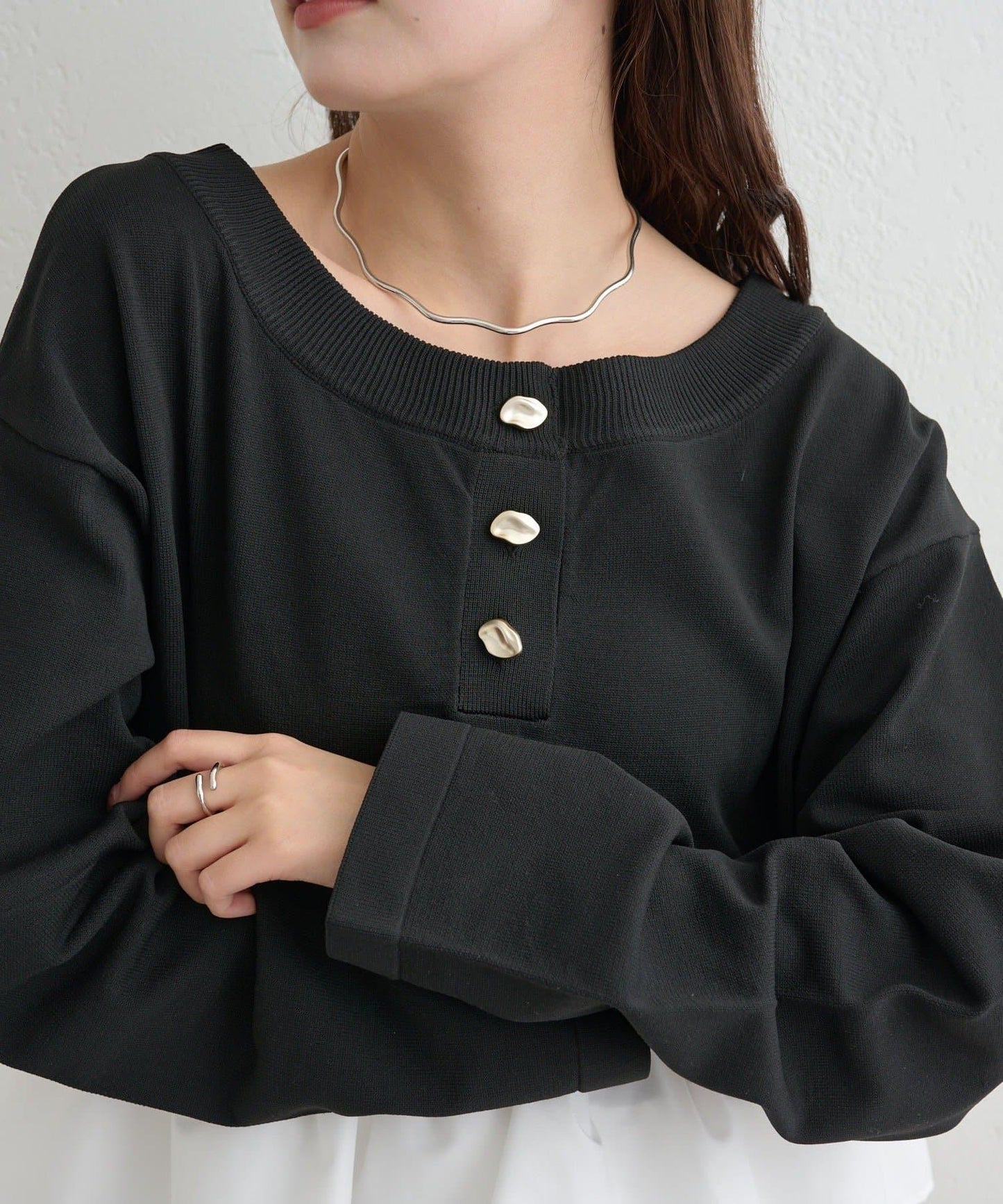 荷葉邊亨利領針織上衣