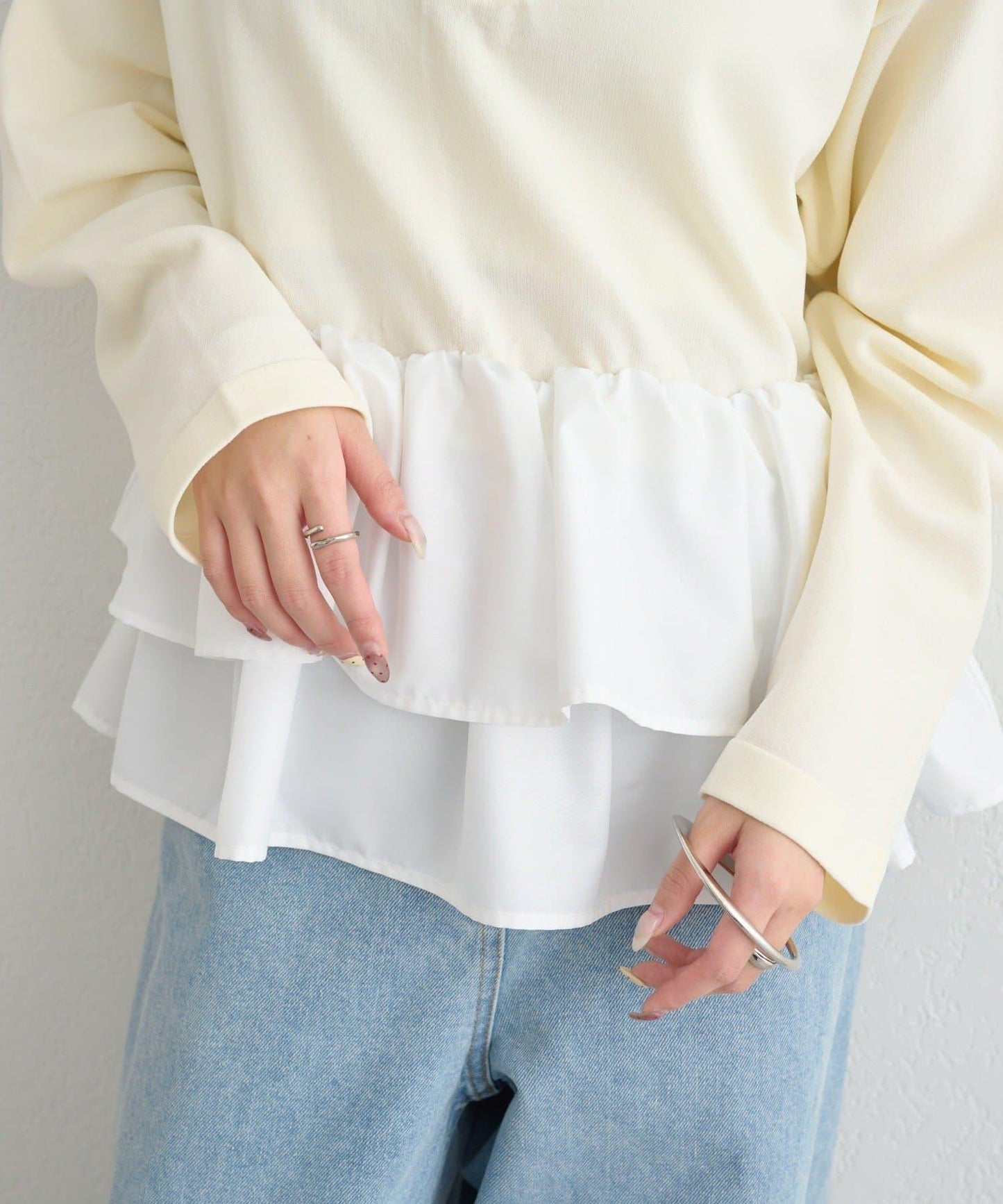 荷葉邊亨利領針織上衣