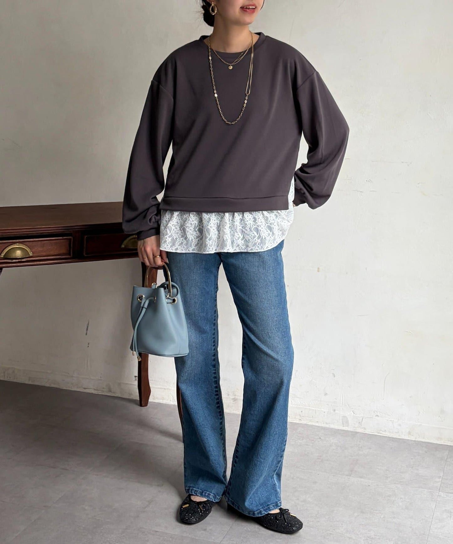 蕾絲拼接套頭上衣