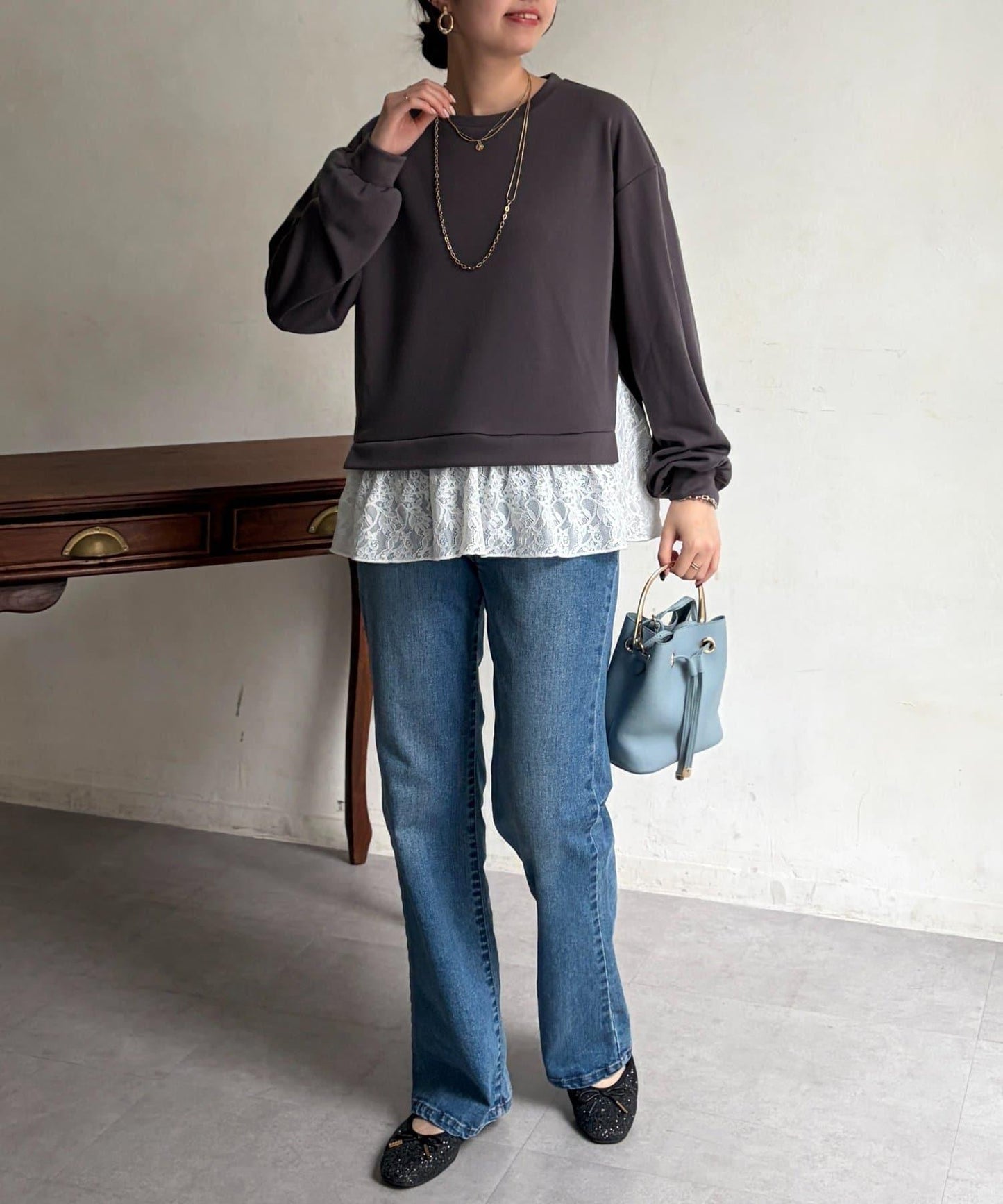 蕾絲拼接套頭上衣