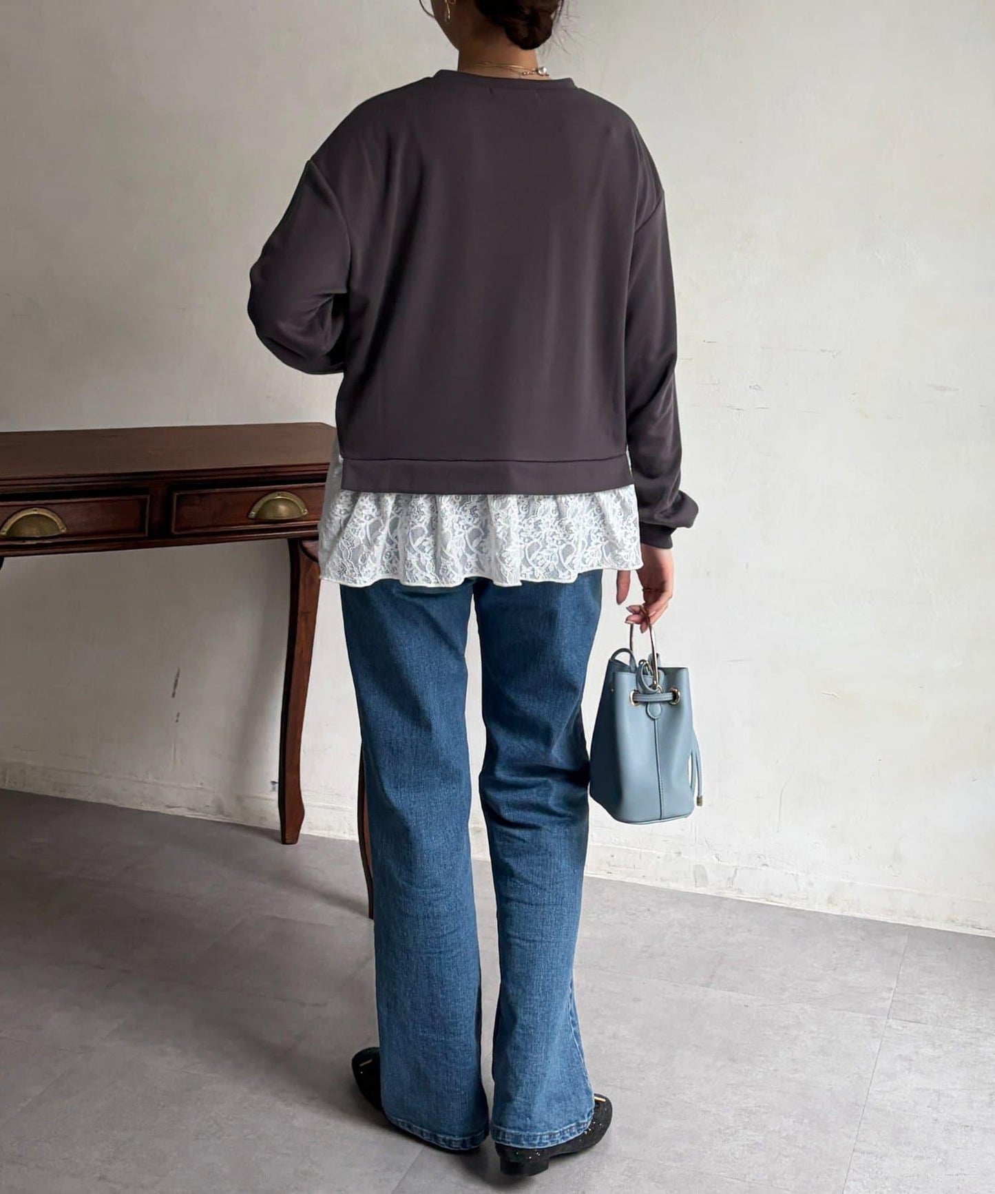 蕾絲拼接套頭上衣