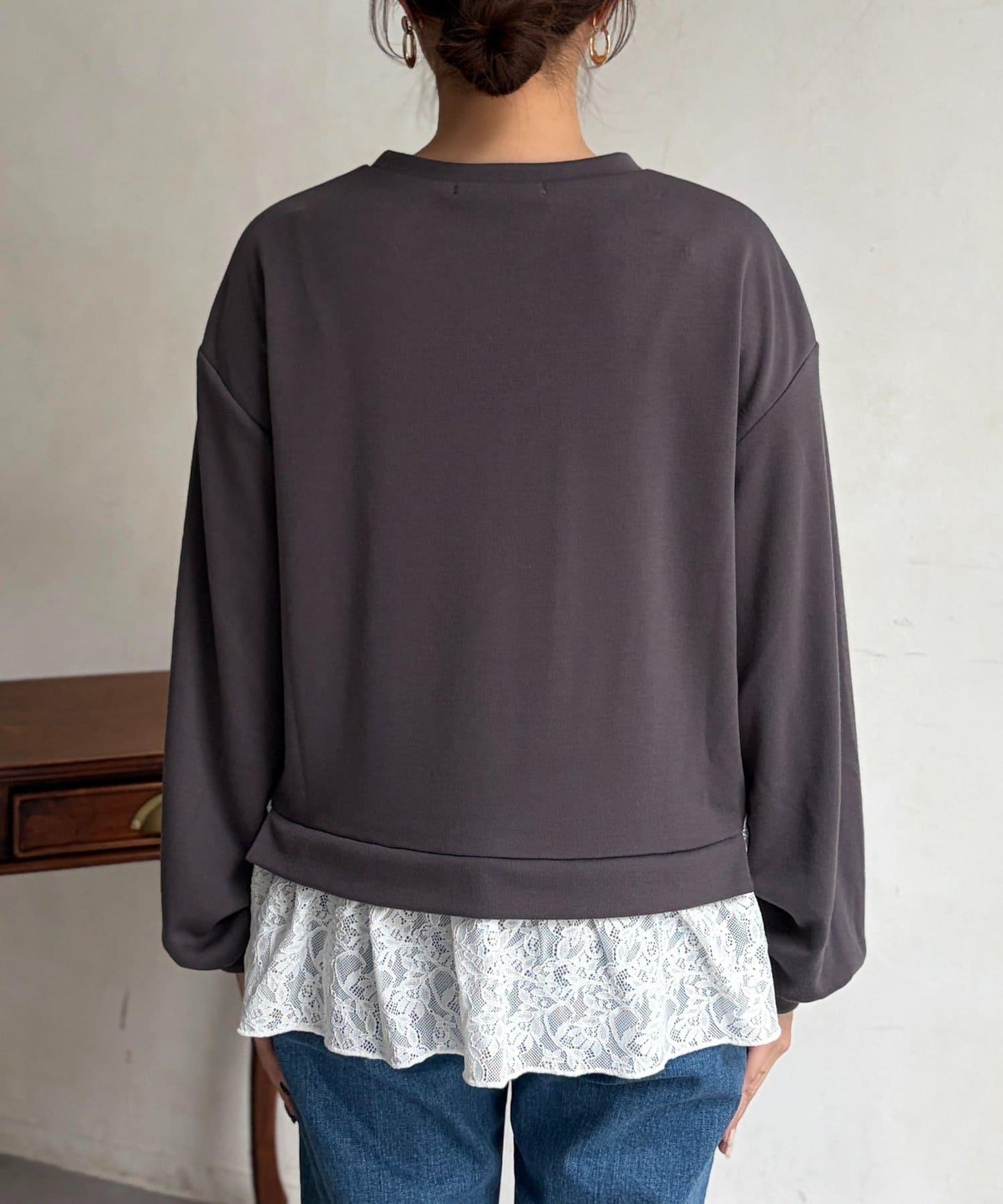 蕾絲拼接套頭上衣