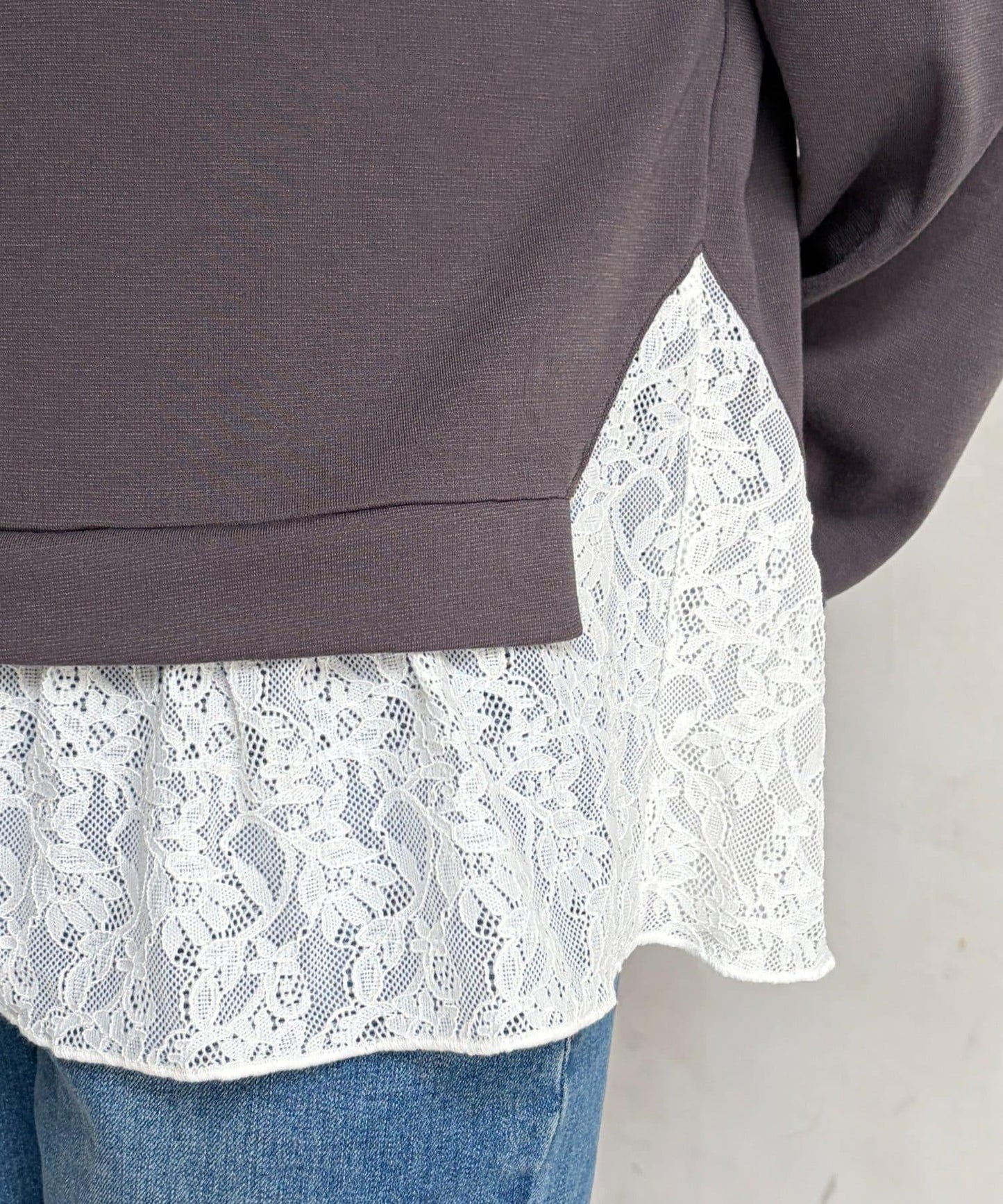 蕾絲拼接套頭上衣