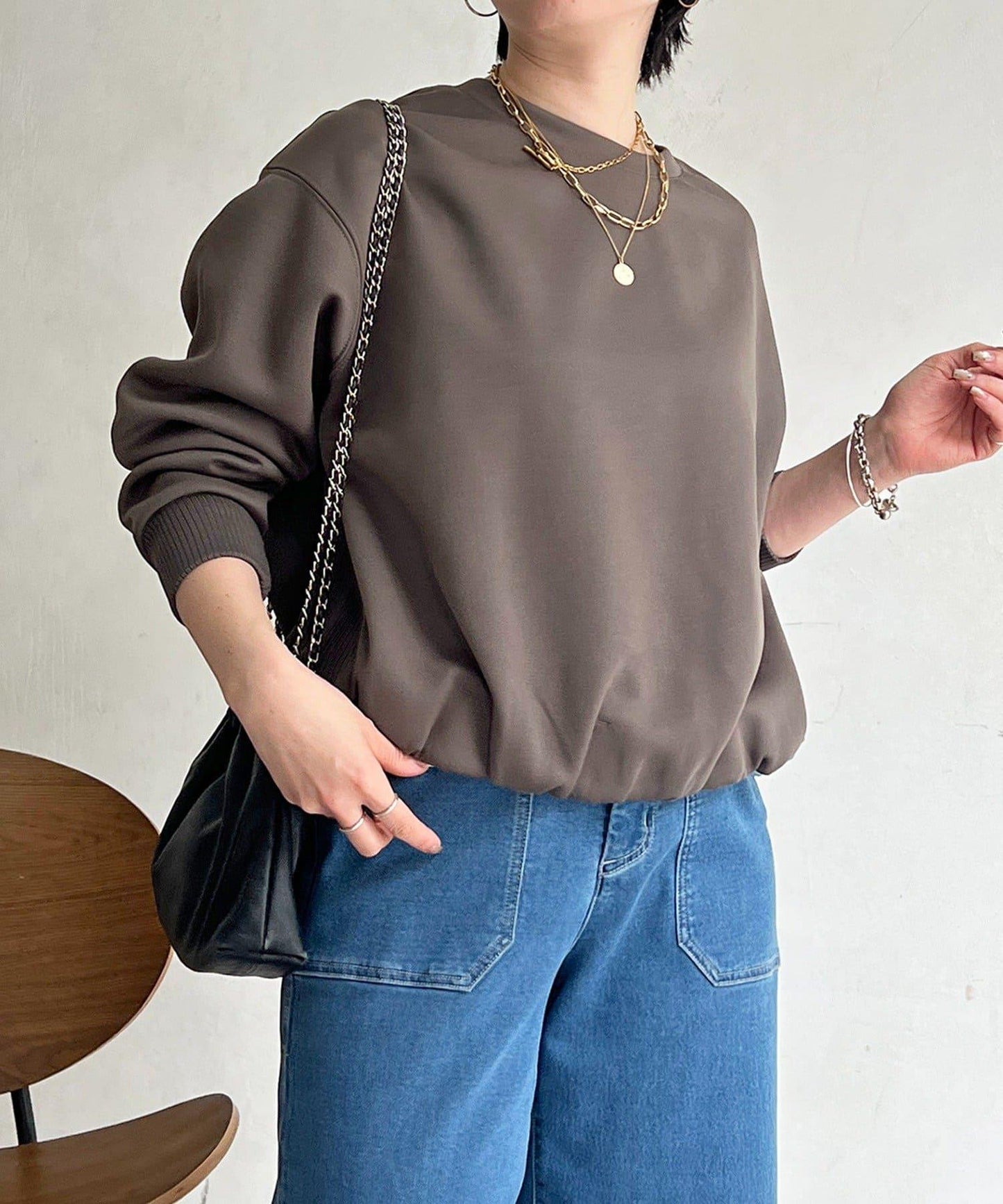 輕量複合面料 蓬鬆版型 套頭上衣