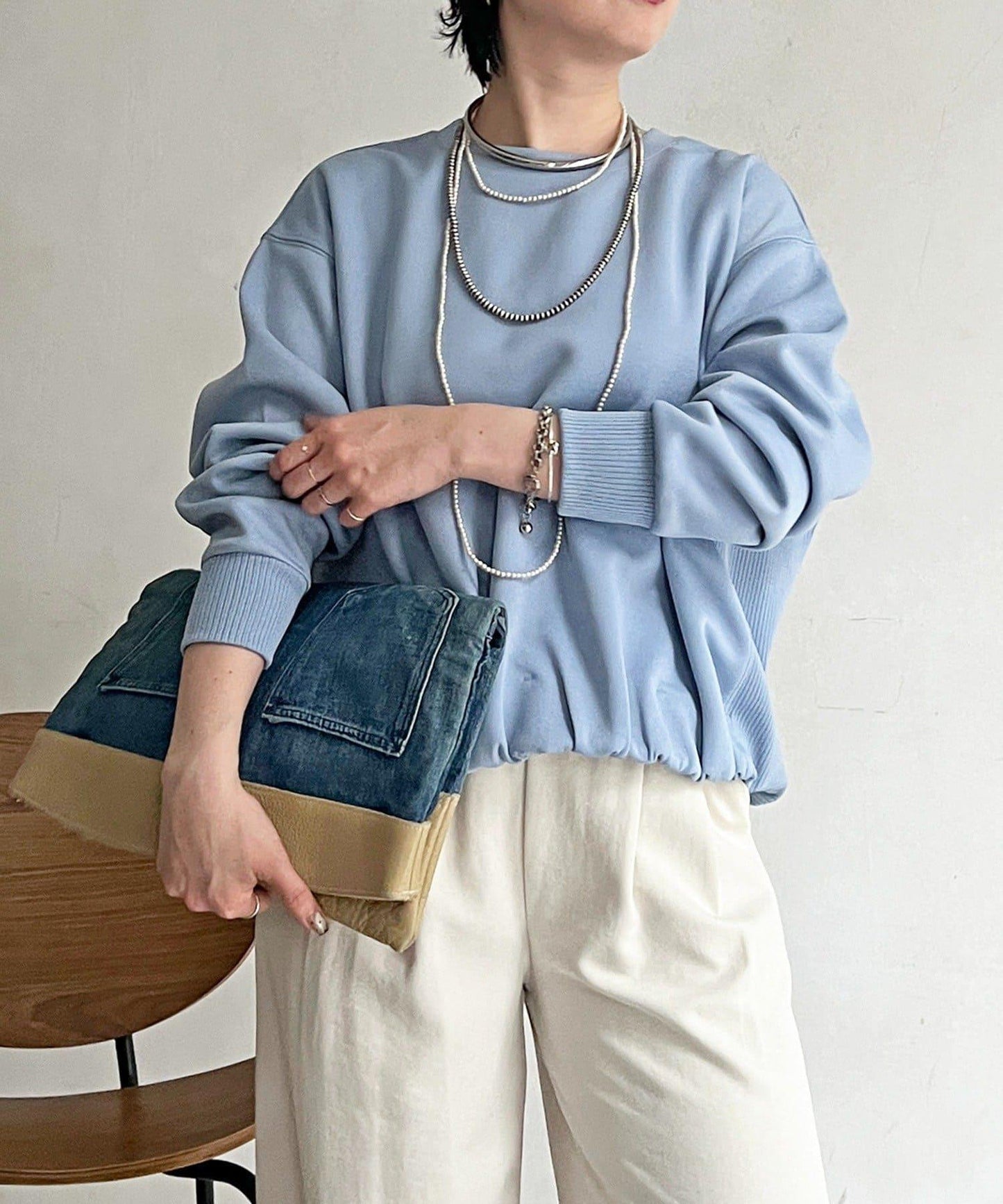 輕量複合面料 蓬鬆版型 套頭上衣