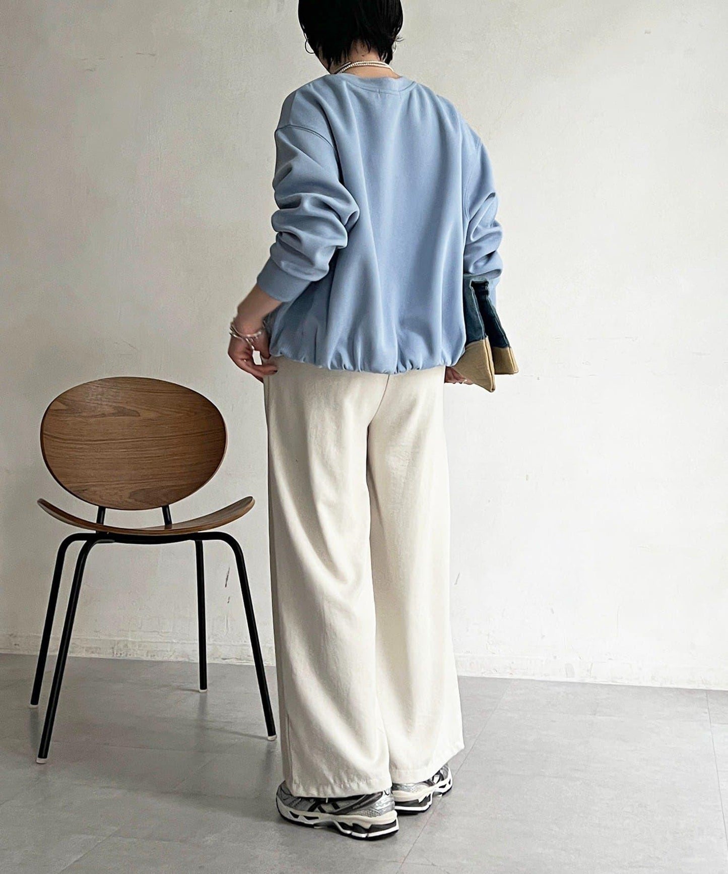 輕量複合面料 蓬鬆版型 套頭上衣