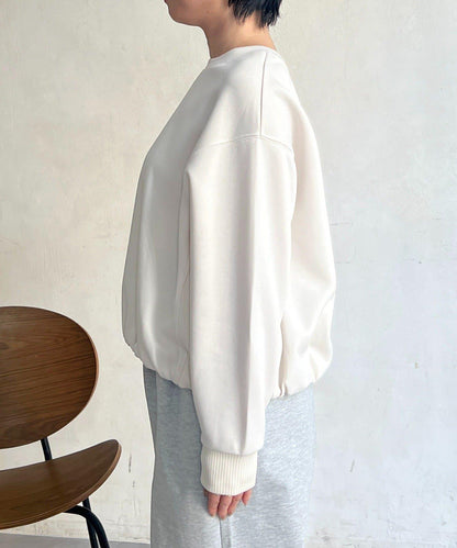 輕量複合面料 蓬鬆版型 套頭上衣