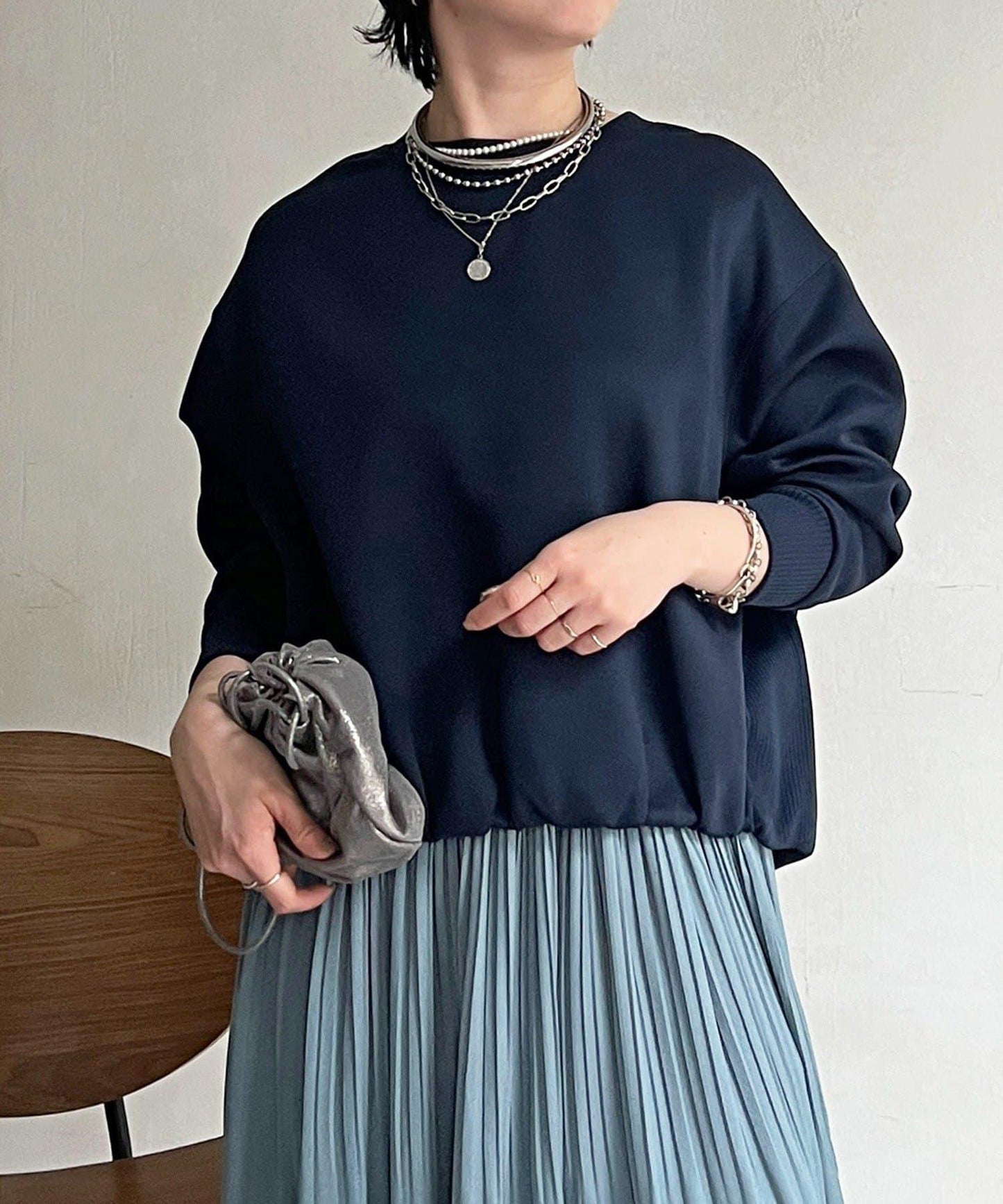 輕量複合面料 蓬鬆版型 套頭上衣