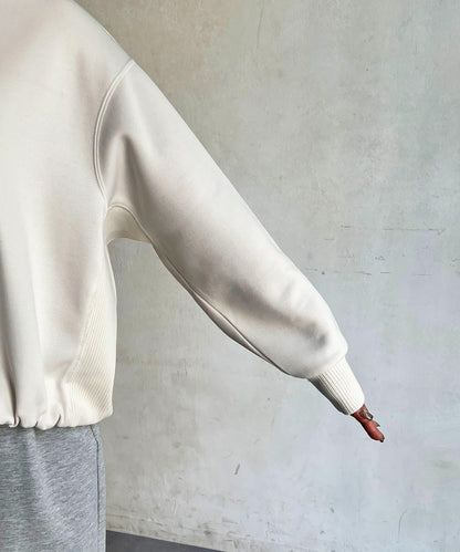 輕量複合面料 蓬鬆版型 套頭上衣