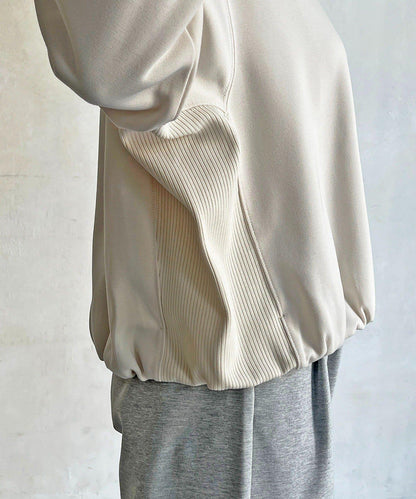 輕量複合面料 蓬鬆版型 套頭上衣