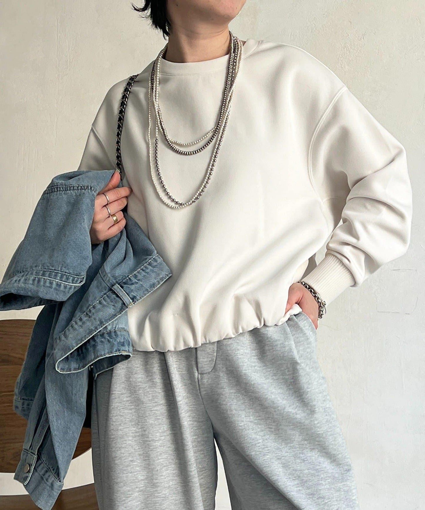 輕量複合面料 蓬鬆版型 套頭上衣